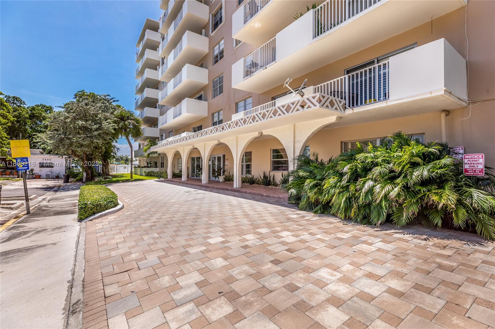 ISLAND PLACE AT NORTH BAY - Residential
