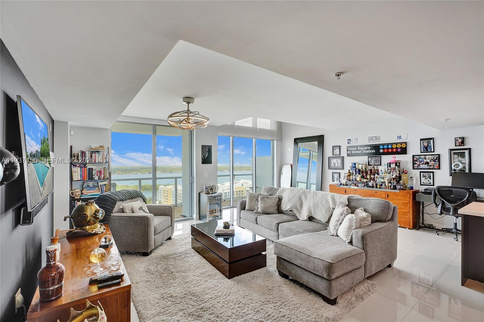 ELOQUENCE ON THE BAY COND - Residential