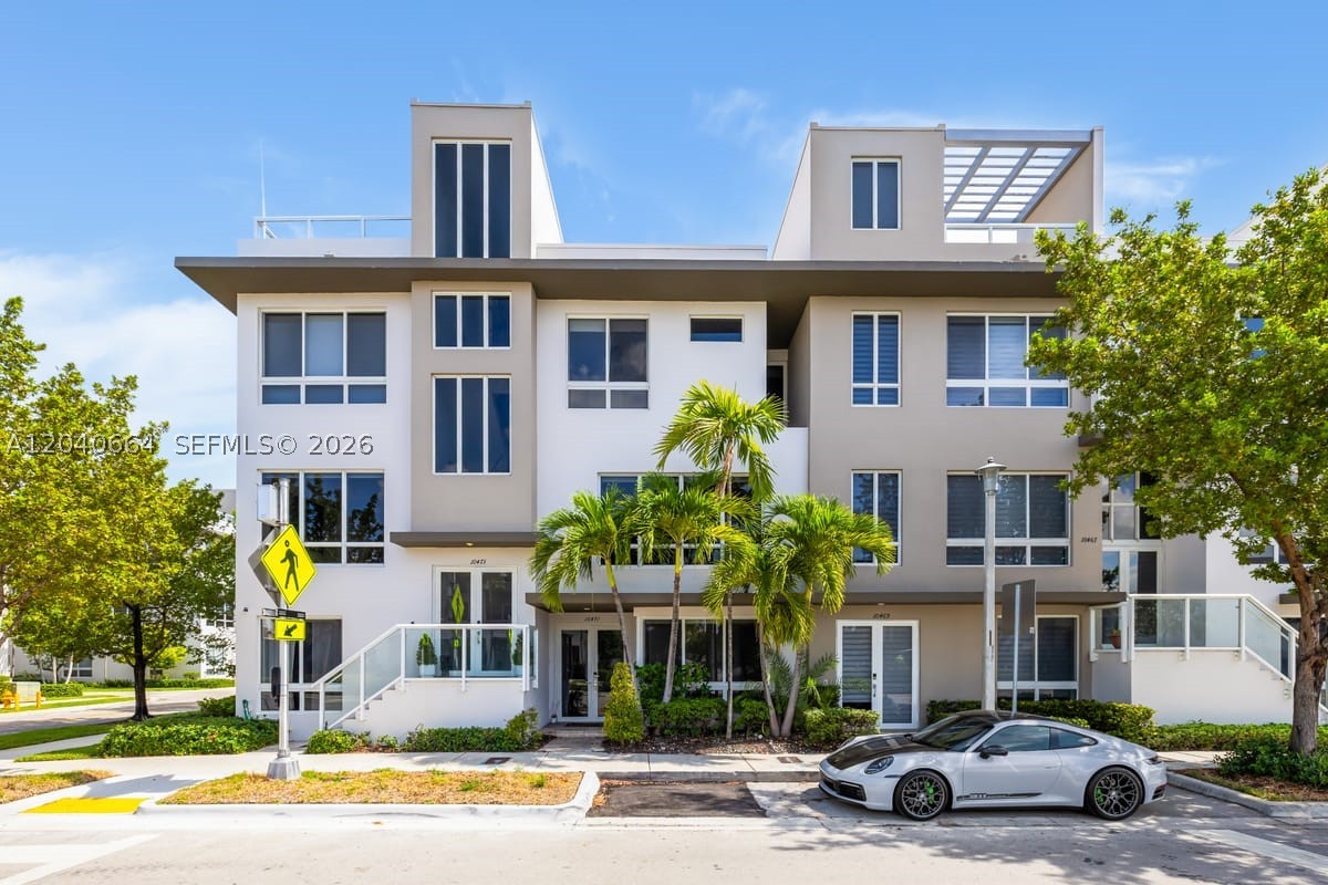 LANDMARK AT DORAL - Residential