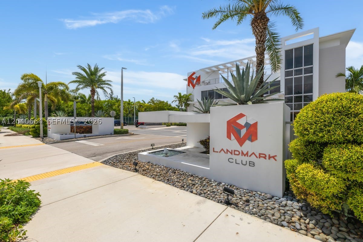 LANDMARK AT DORAL - Residential
