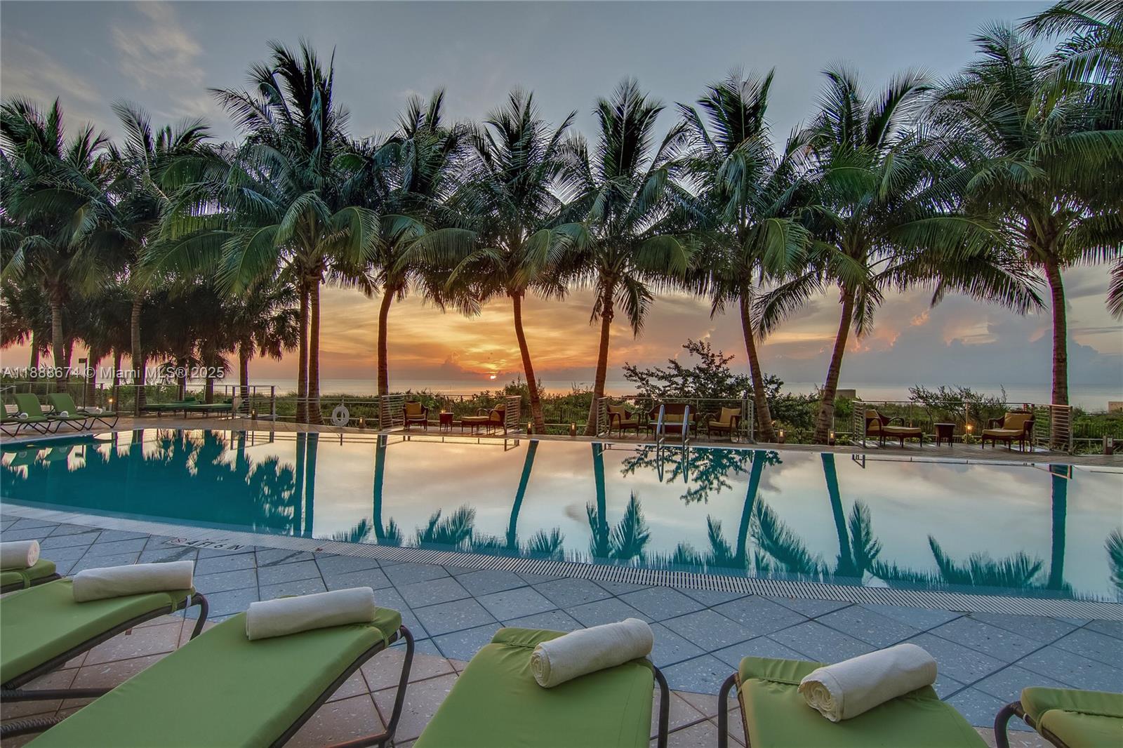 NORTH CARILLON BEACH COND - Residential