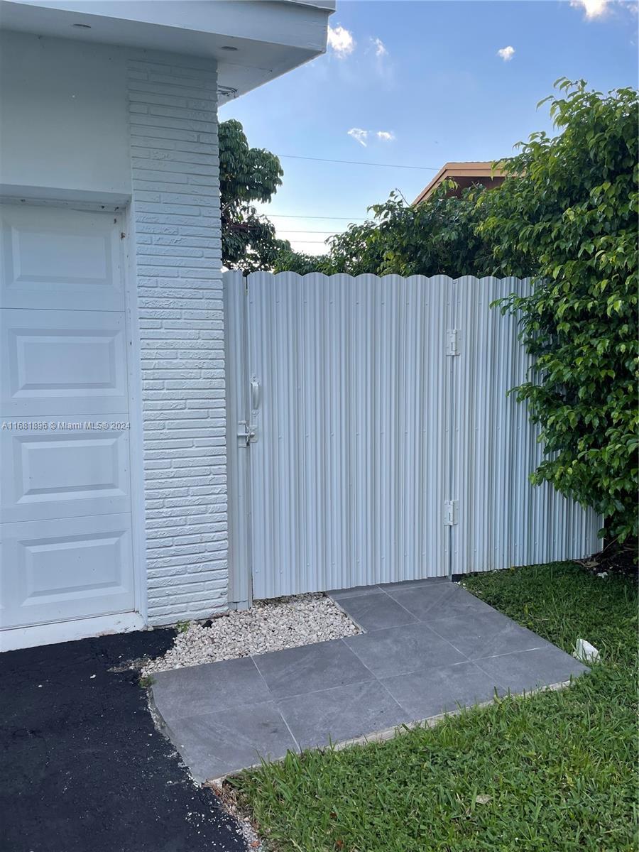 DARLINGTON MANOR - Residential Lease