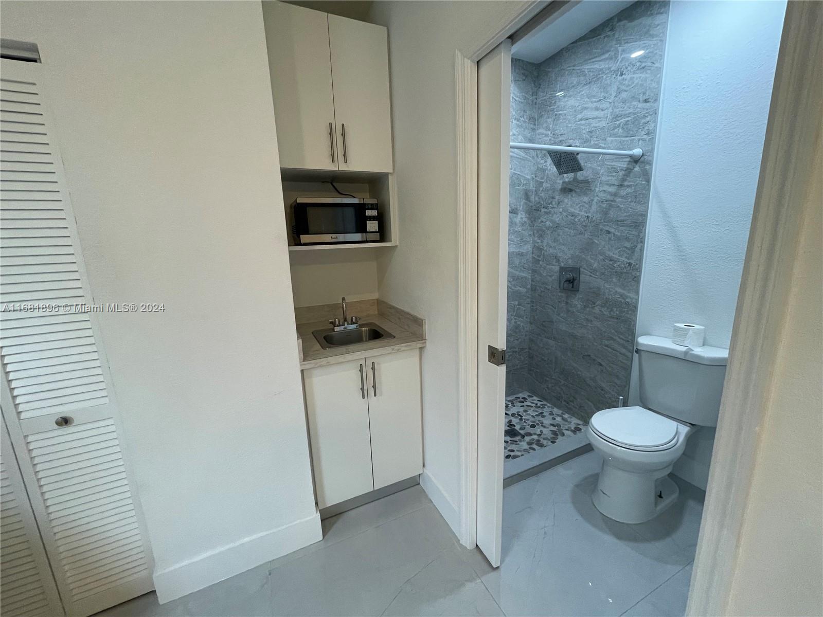 DARLINGTON MANOR - Residential Lease