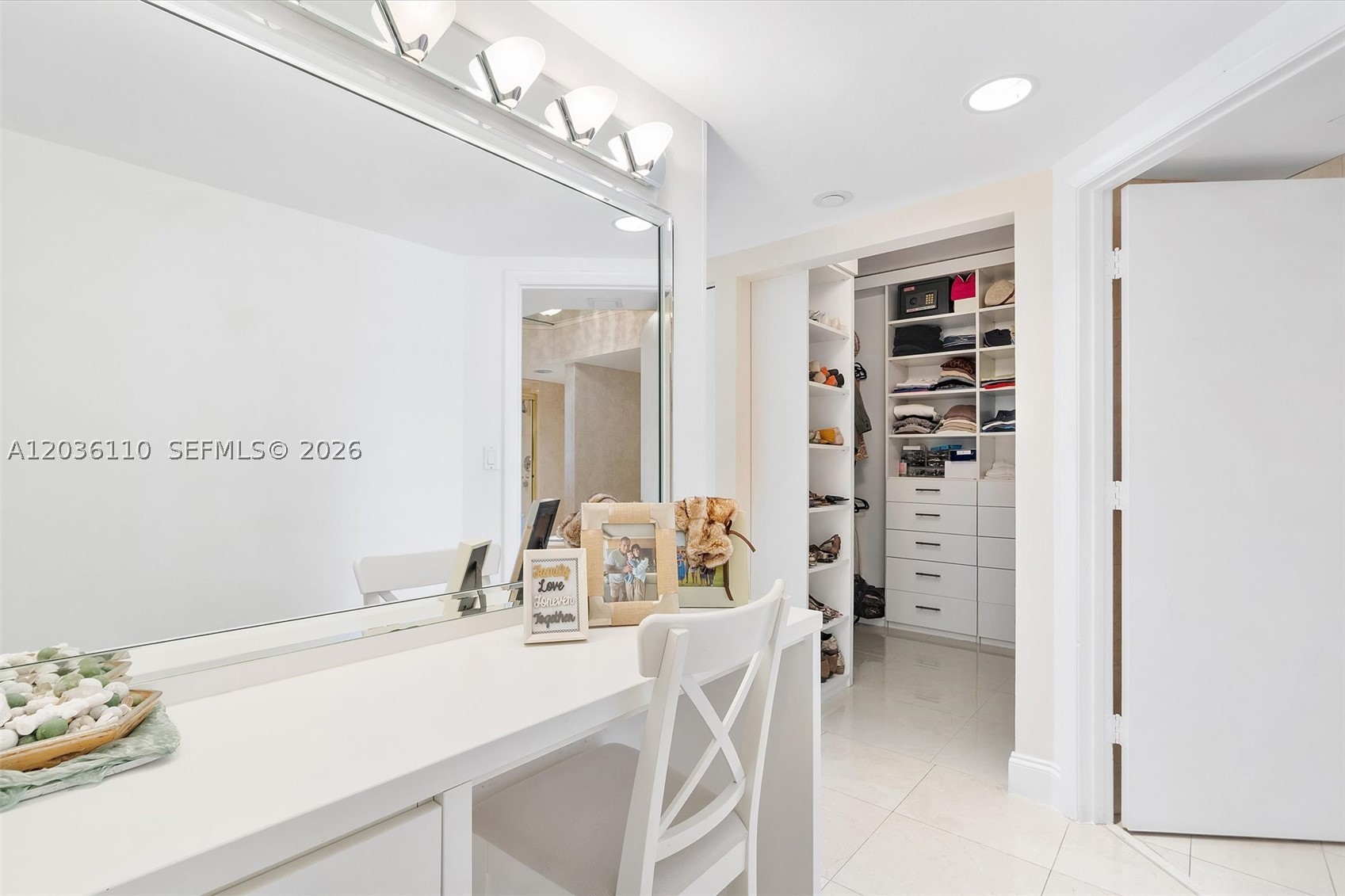 1000 ISL BLVD WILLIAMS IS - Residential