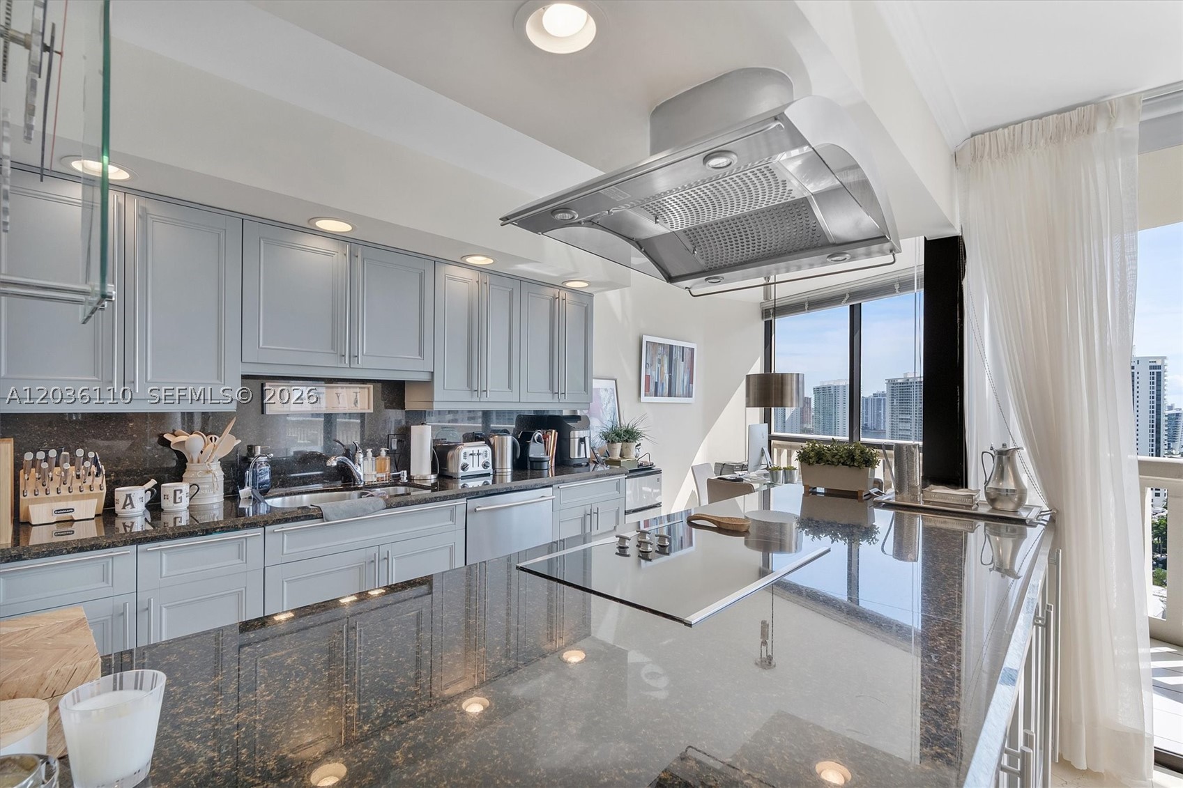 1000 ISL BLVD WILLIAMS IS - Residential