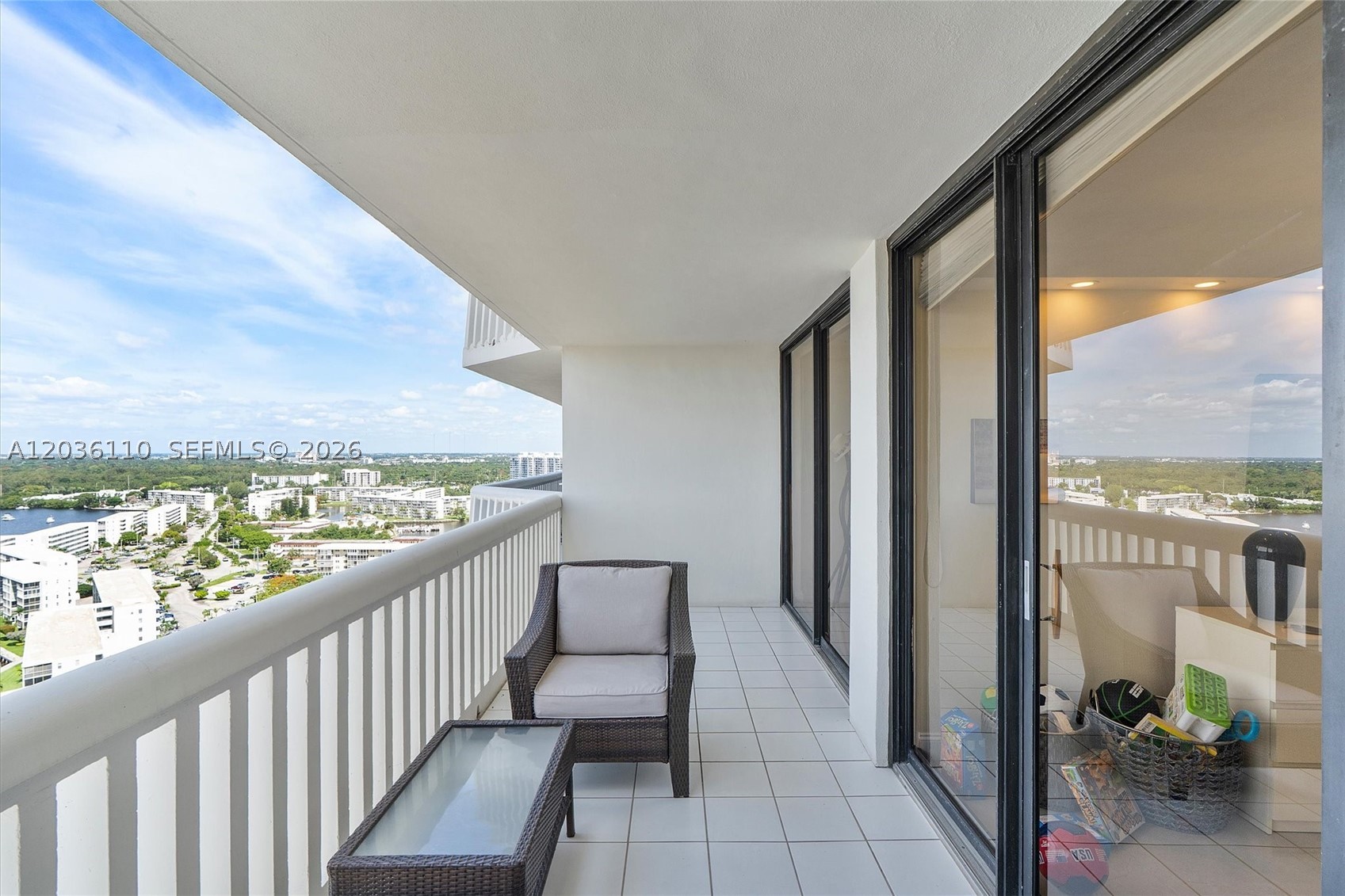 1000 ISL BLVD WILLIAMS IS - Residential