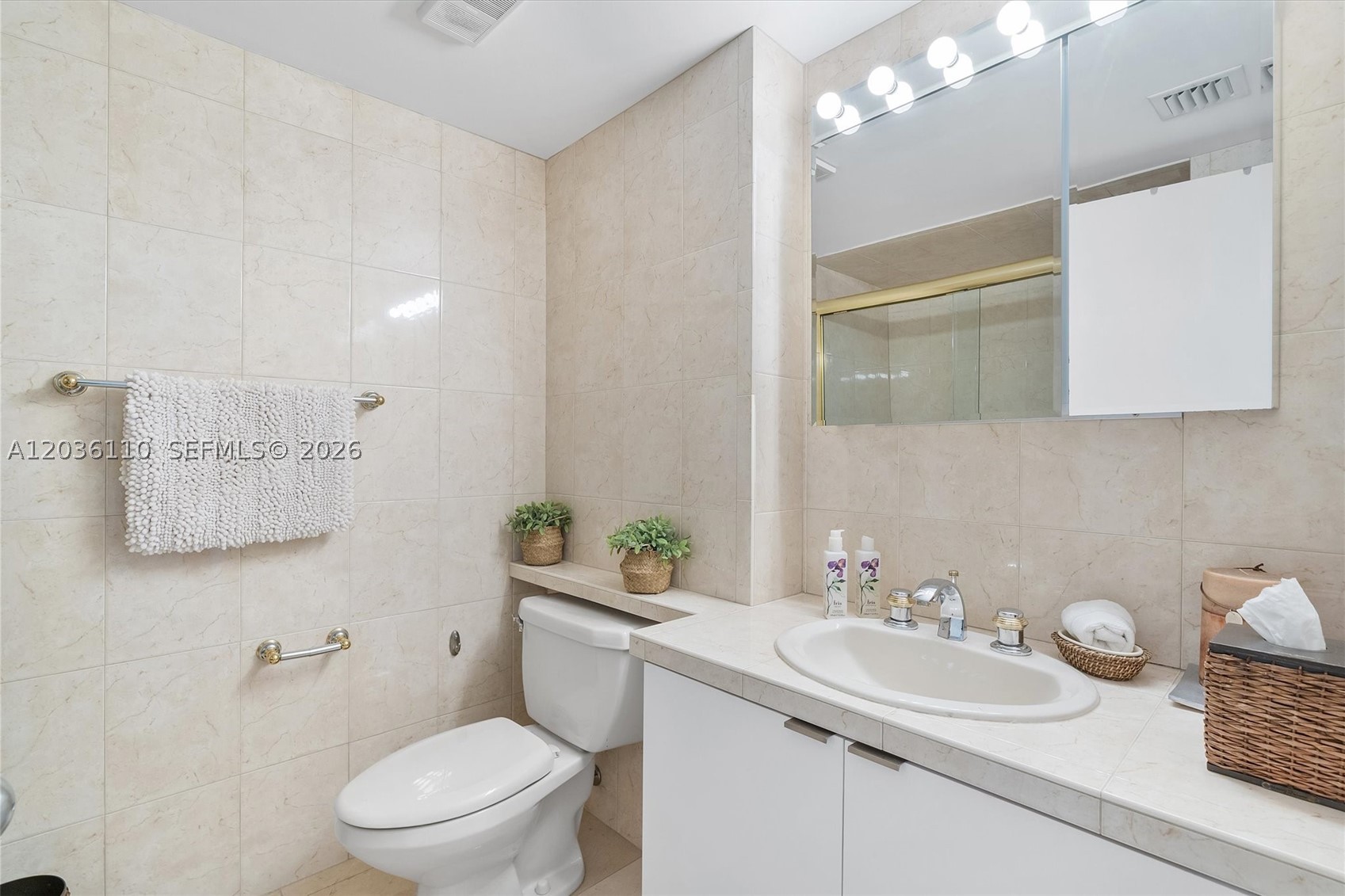 1000 ISL BLVD WILLIAMS IS - Residential