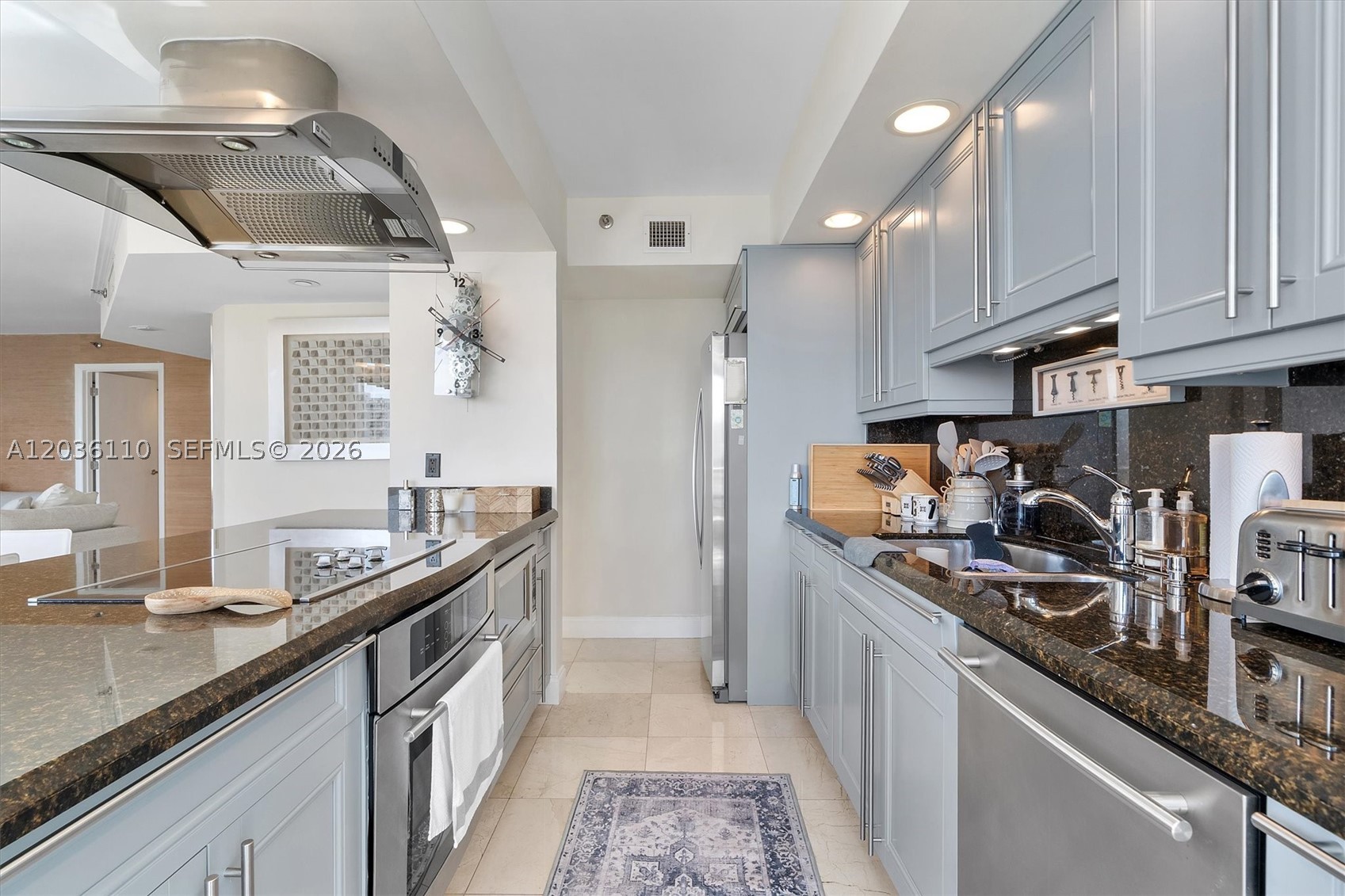 1000 ISL BLVD WILLIAMS IS - Residential