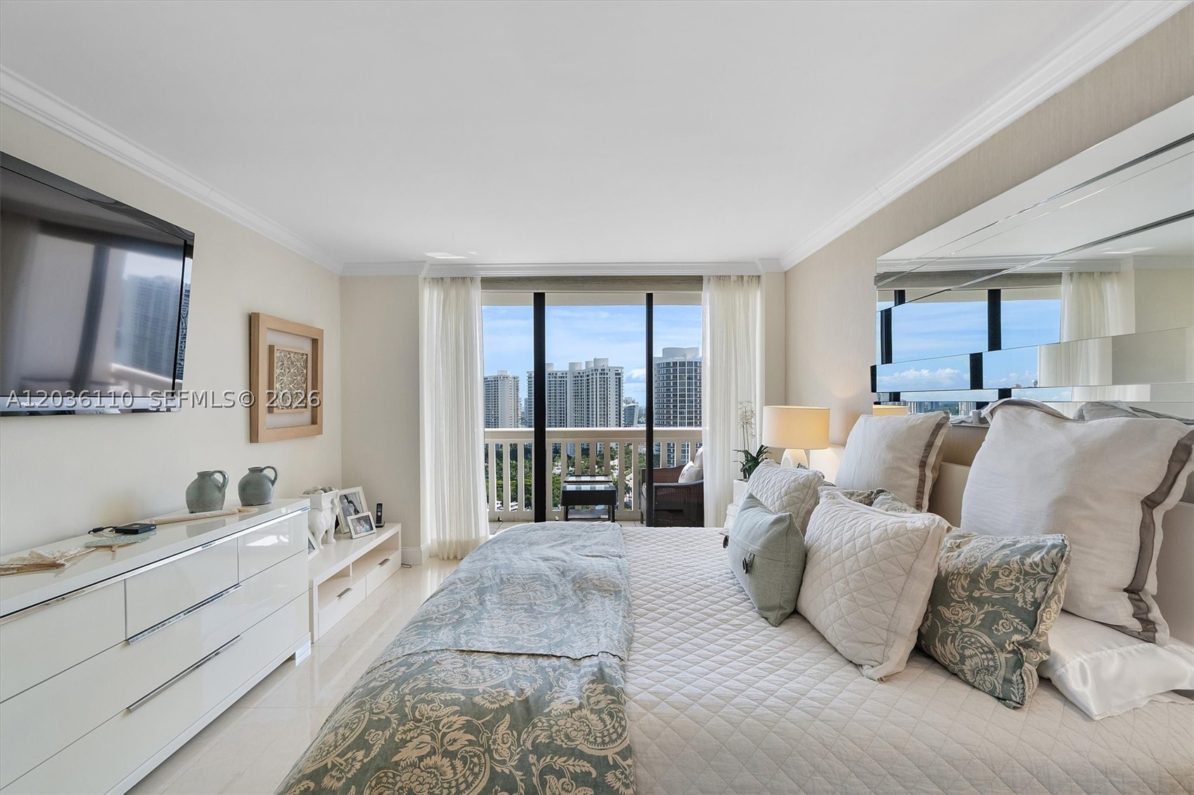 1000 ISL BLVD WILLIAMS IS - Residential