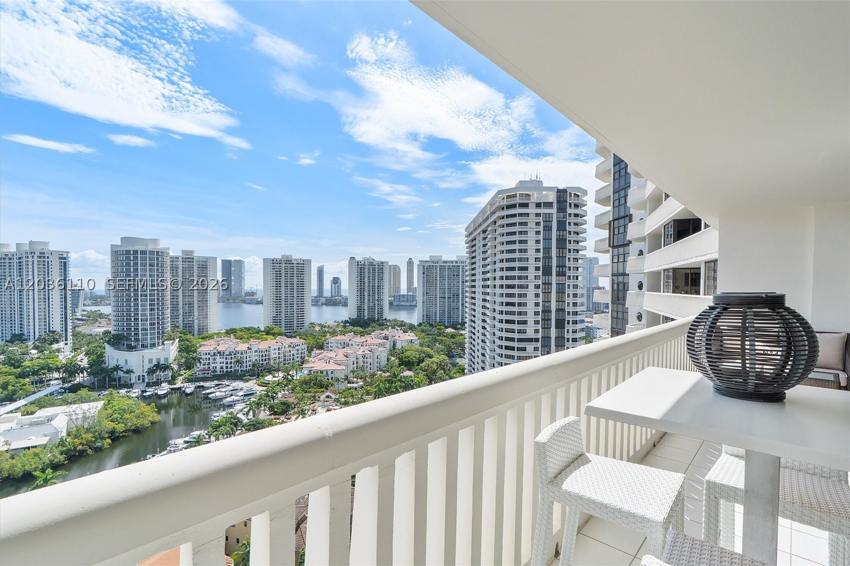 1000 ISL BLVD WILLIAMS IS - Residential