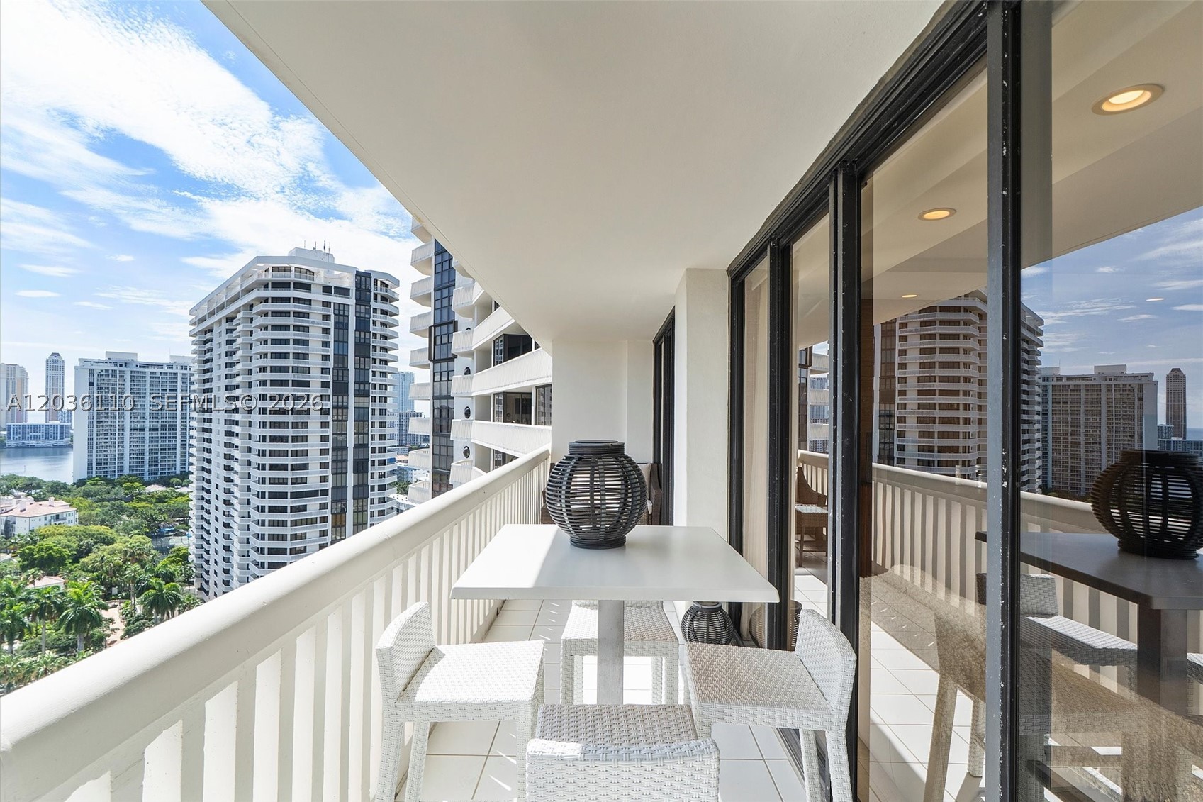 1000 ISL BLVD WILLIAMS IS - Residential