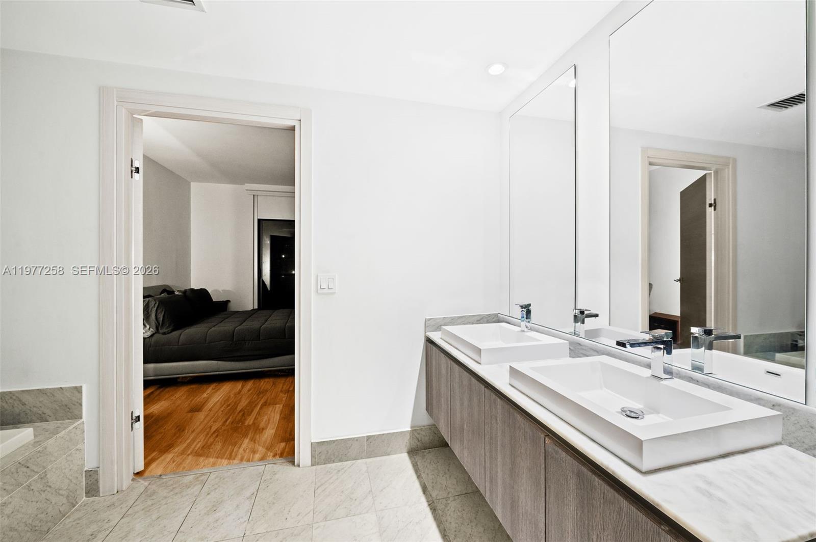 801 SMA RESIDENCES CONDO - Residential