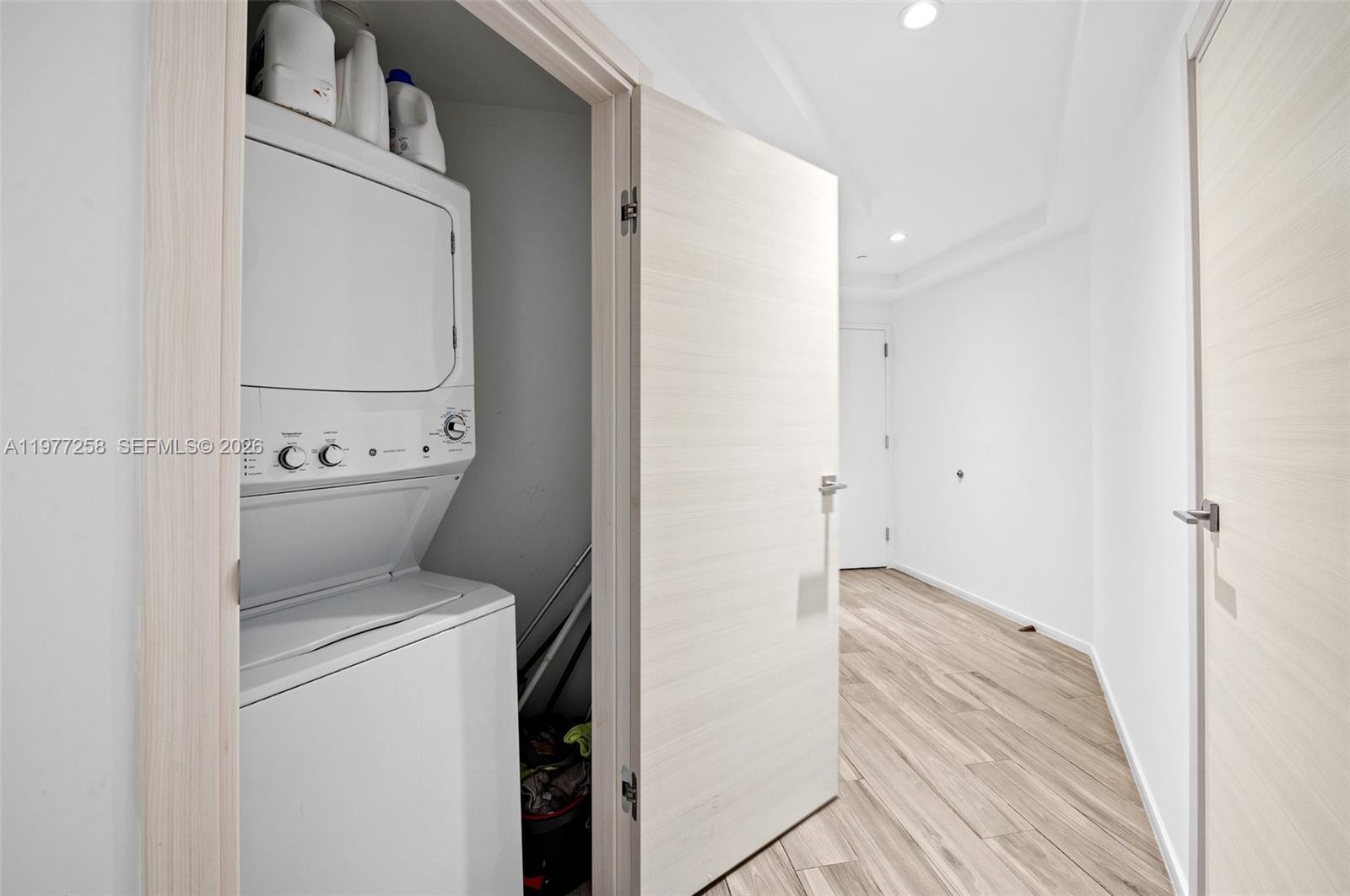 801 SMA RESIDENCES CONDO - Residential