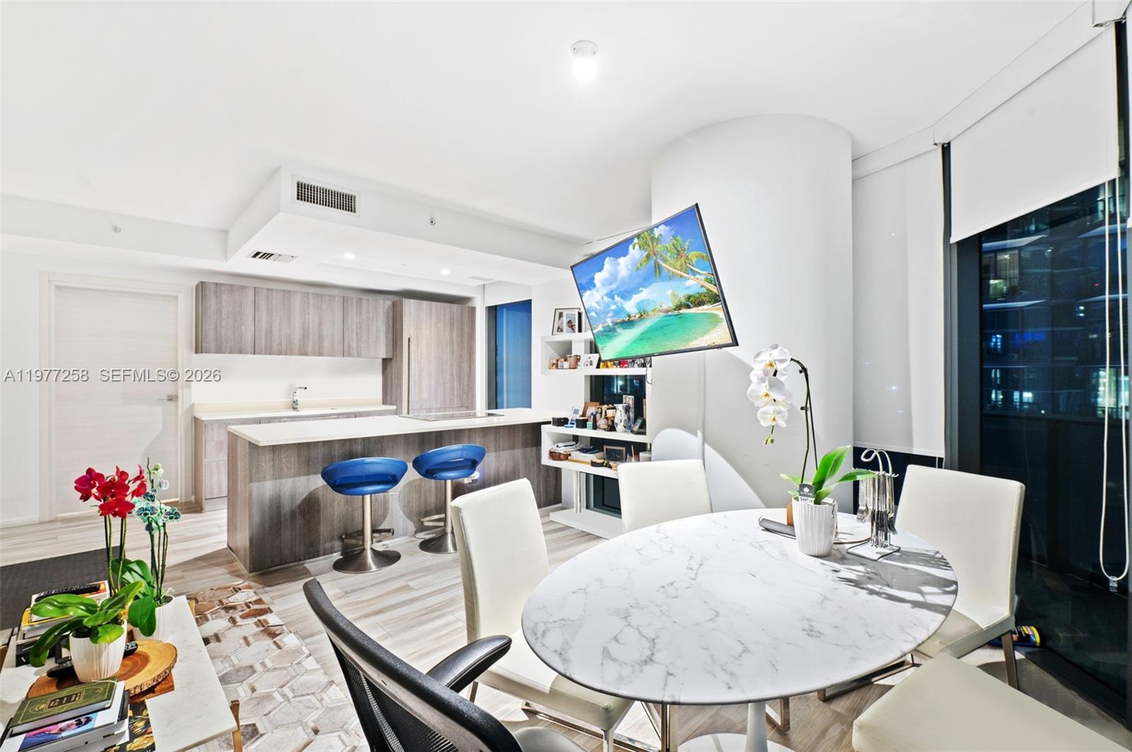 801 SMA RESIDENCES CONDO - Residential