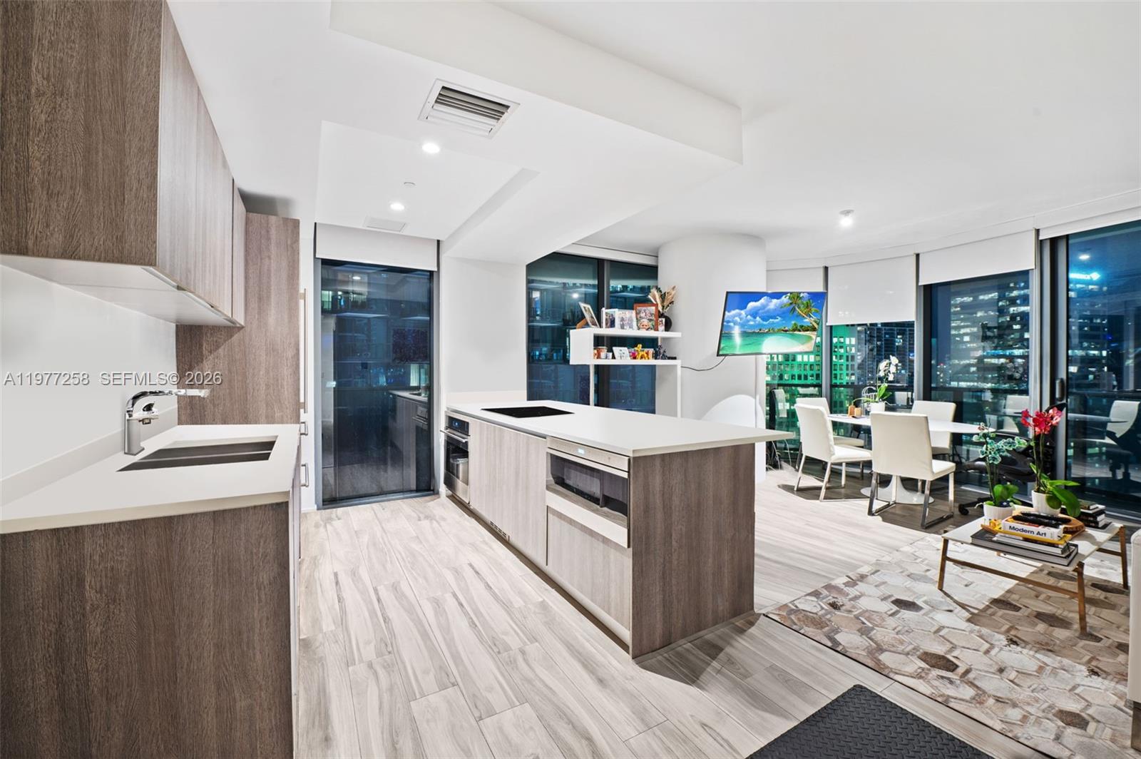 801 SMA RESIDENCES CONDO - Residential