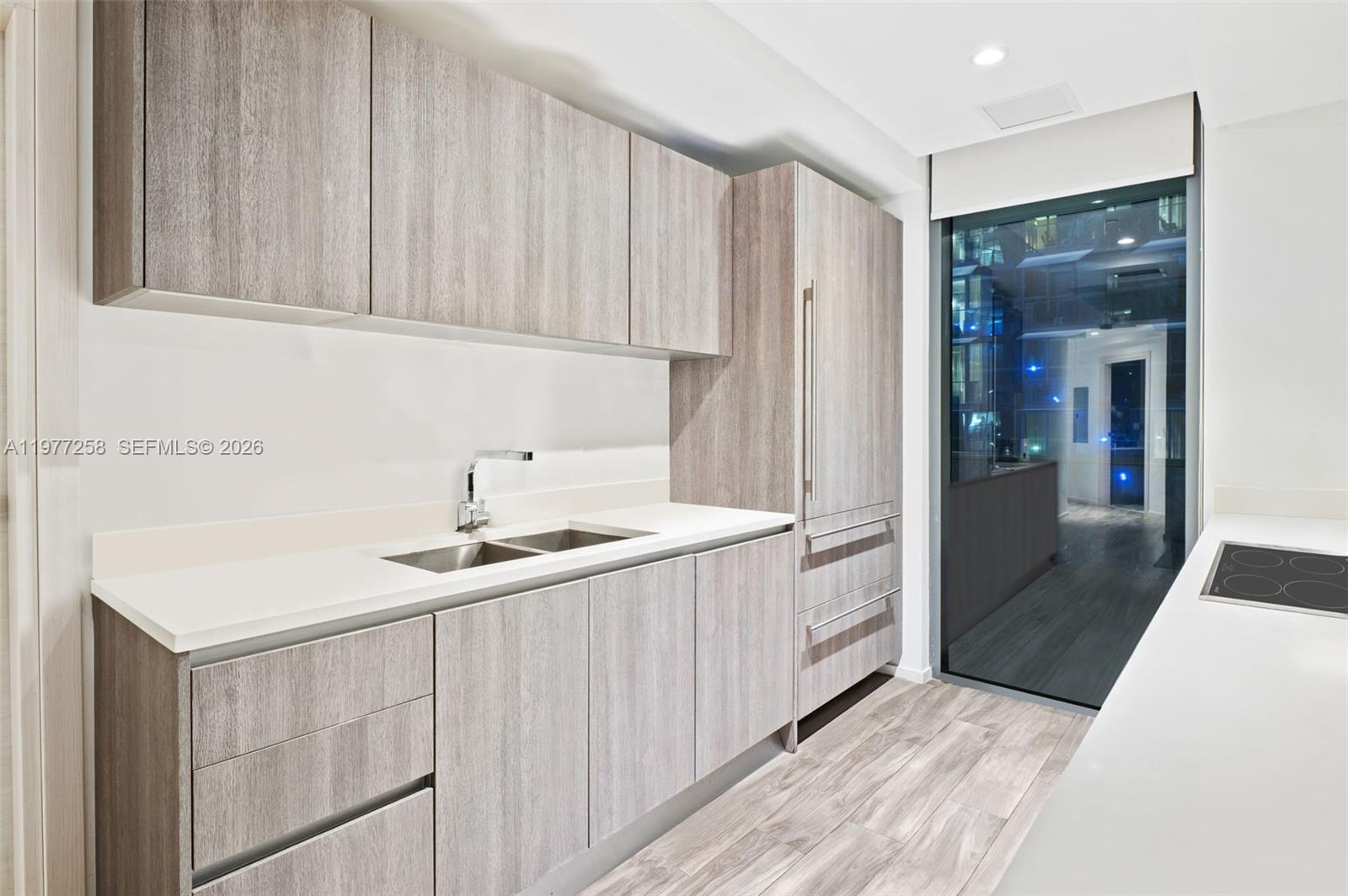 801 SMA RESIDENCES CONDO - Residential