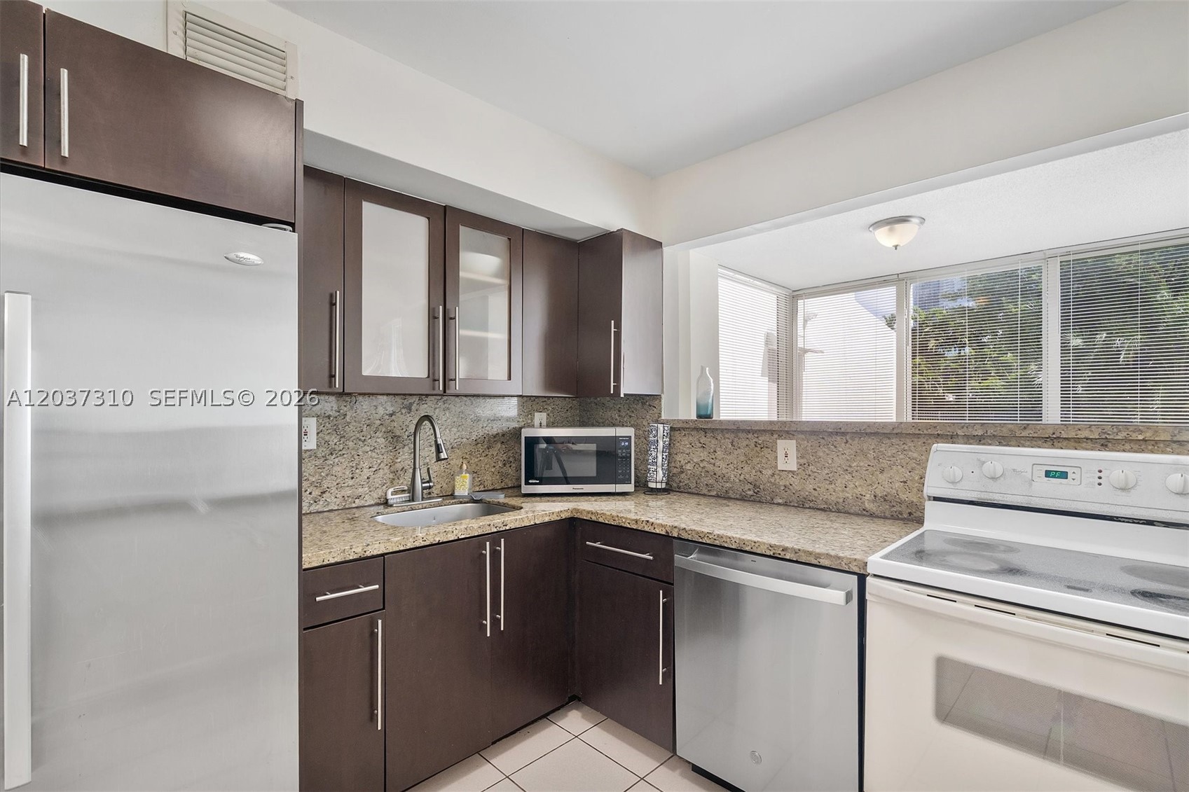 CARIBBEAN BREEZE CONDO - Residential Lease