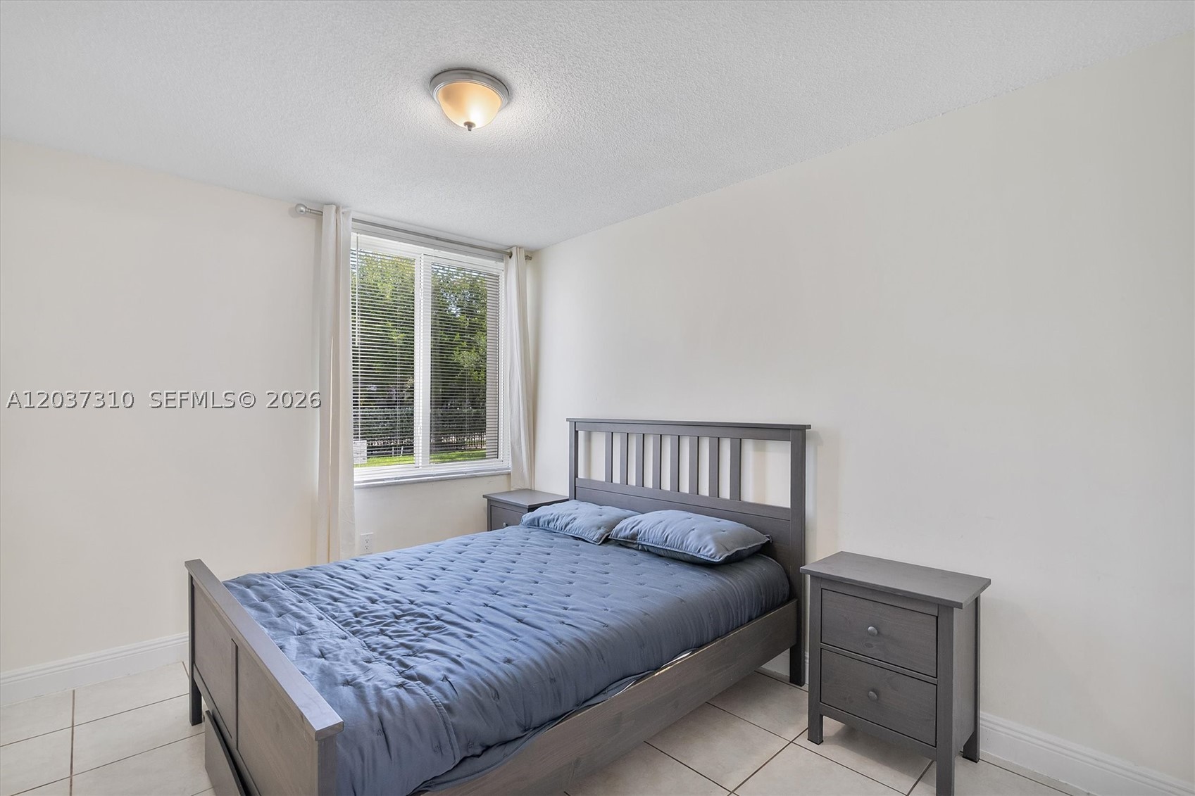 CARIBBEAN BREEZE CONDO - Residential Lease