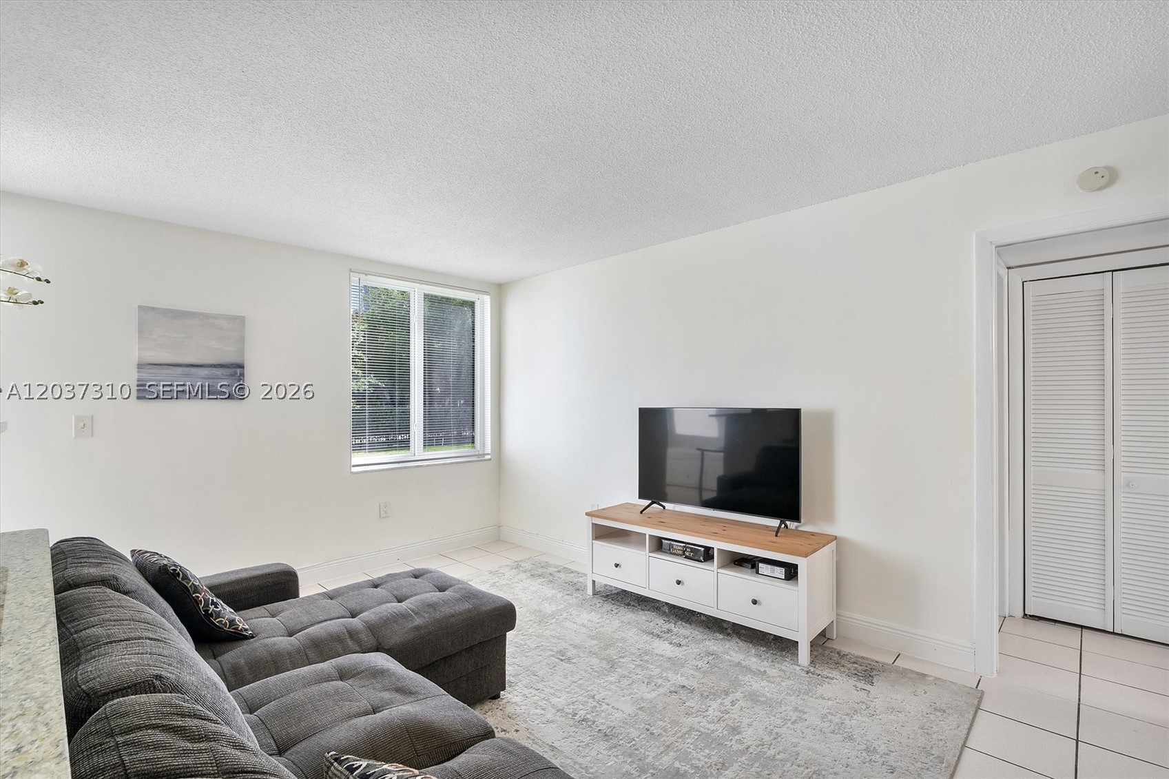 CARIBBEAN BREEZE CONDO - Residential Lease