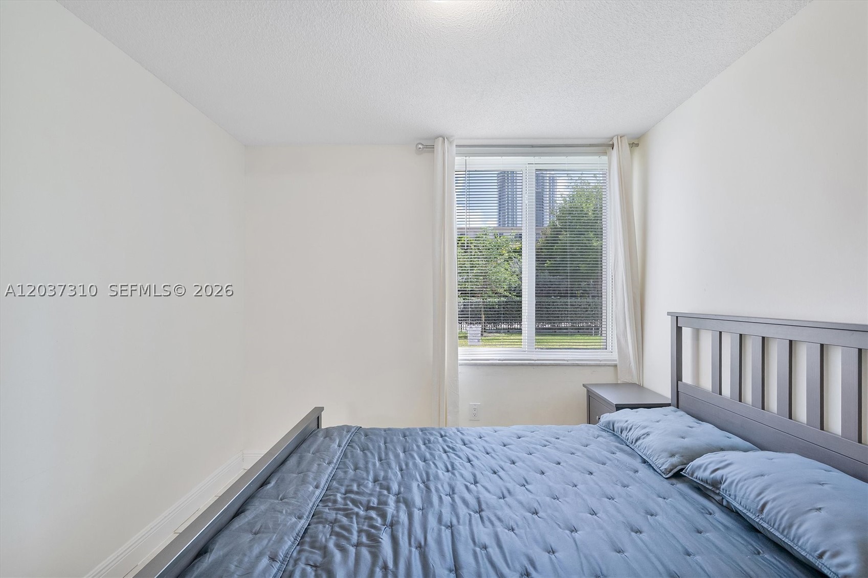 CARIBBEAN BREEZE CONDO - Residential Lease