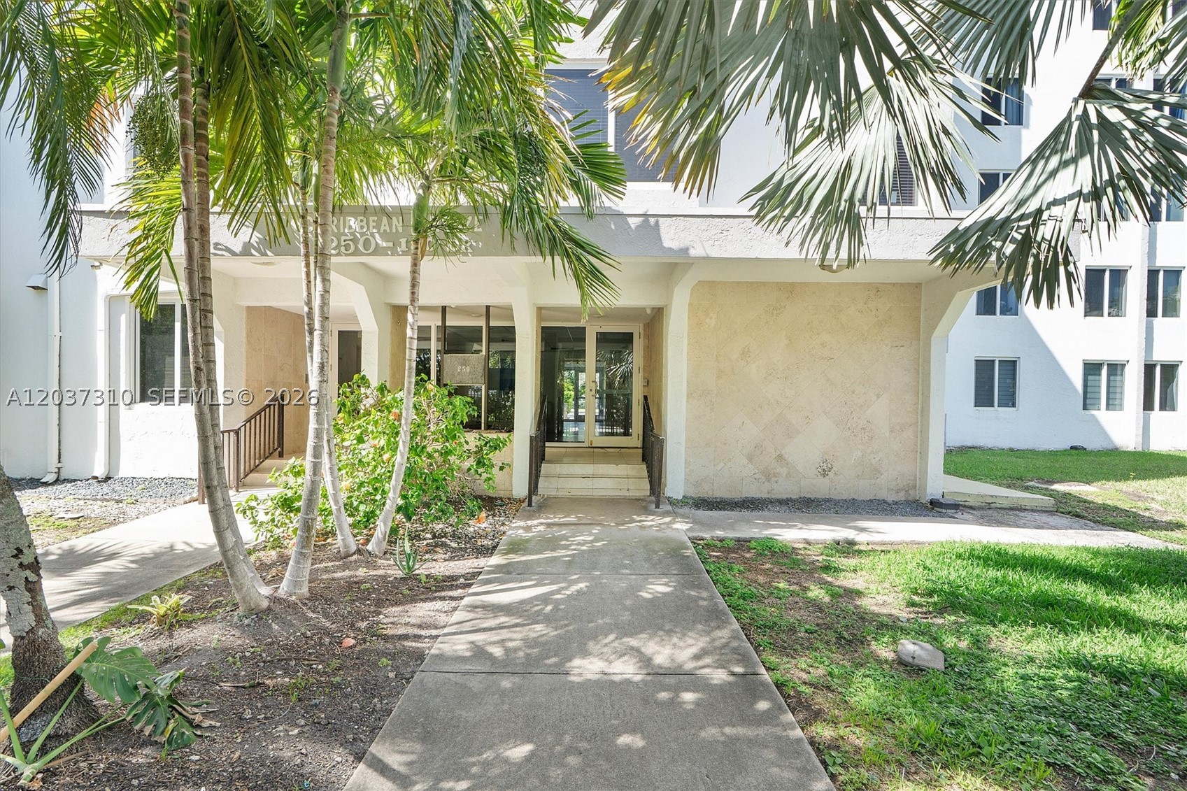 CARIBBEAN BREEZE CONDO - Residential Lease