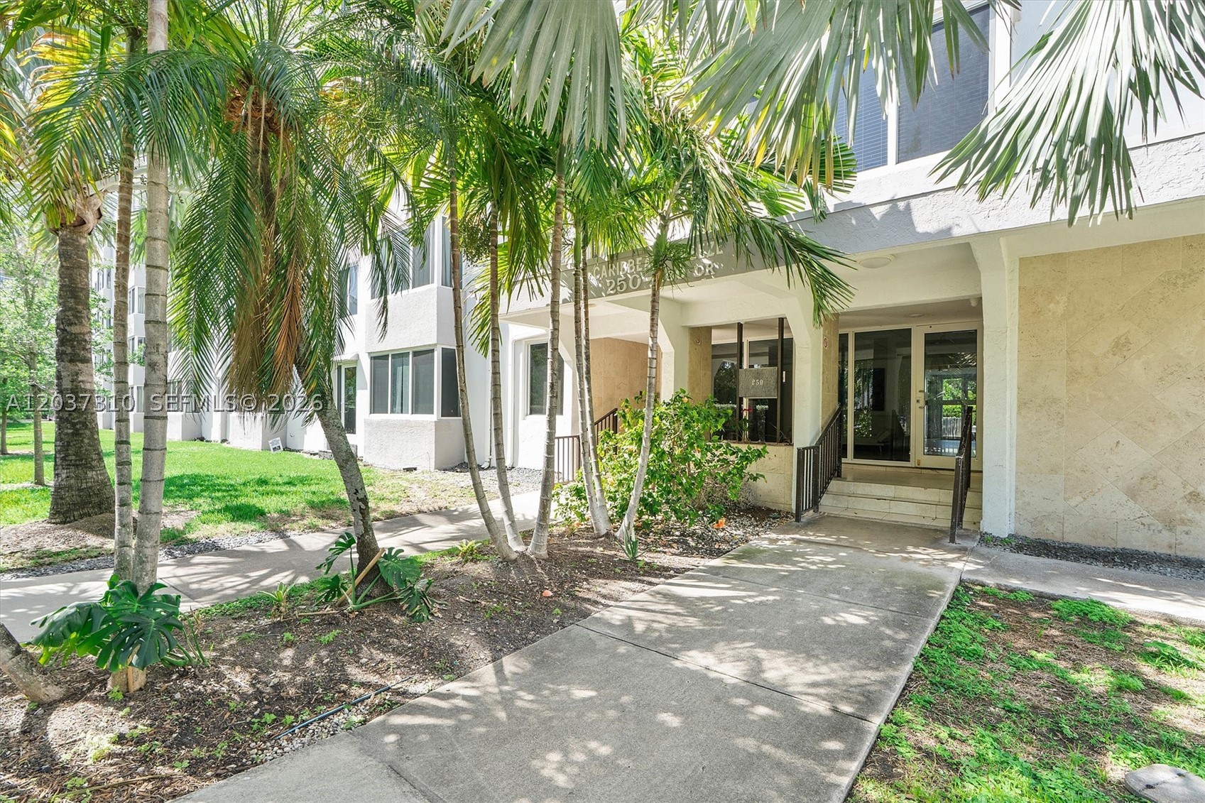 CARIBBEAN BREEZE CONDO - Residential Lease