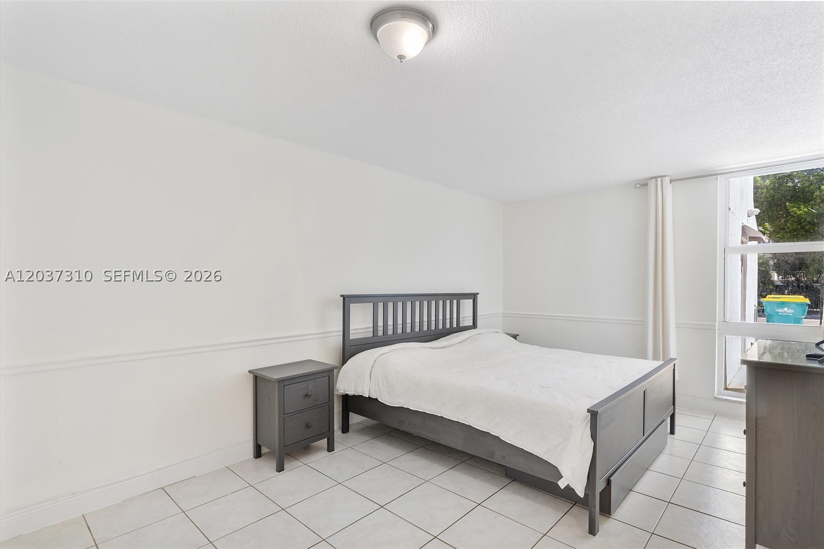 CARIBBEAN BREEZE CONDO - Residential Lease