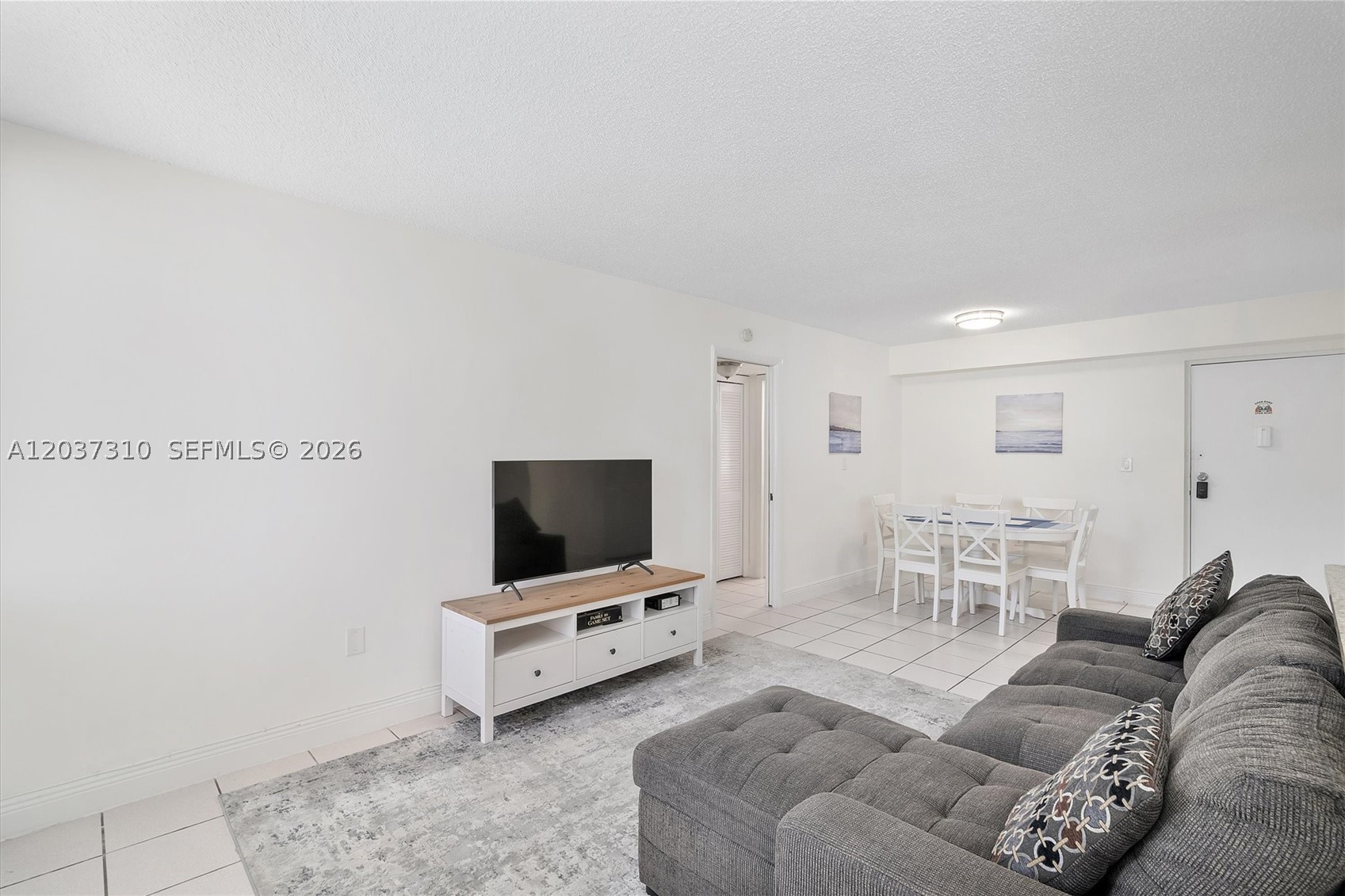 CARIBBEAN BREEZE CONDO - Residential Lease