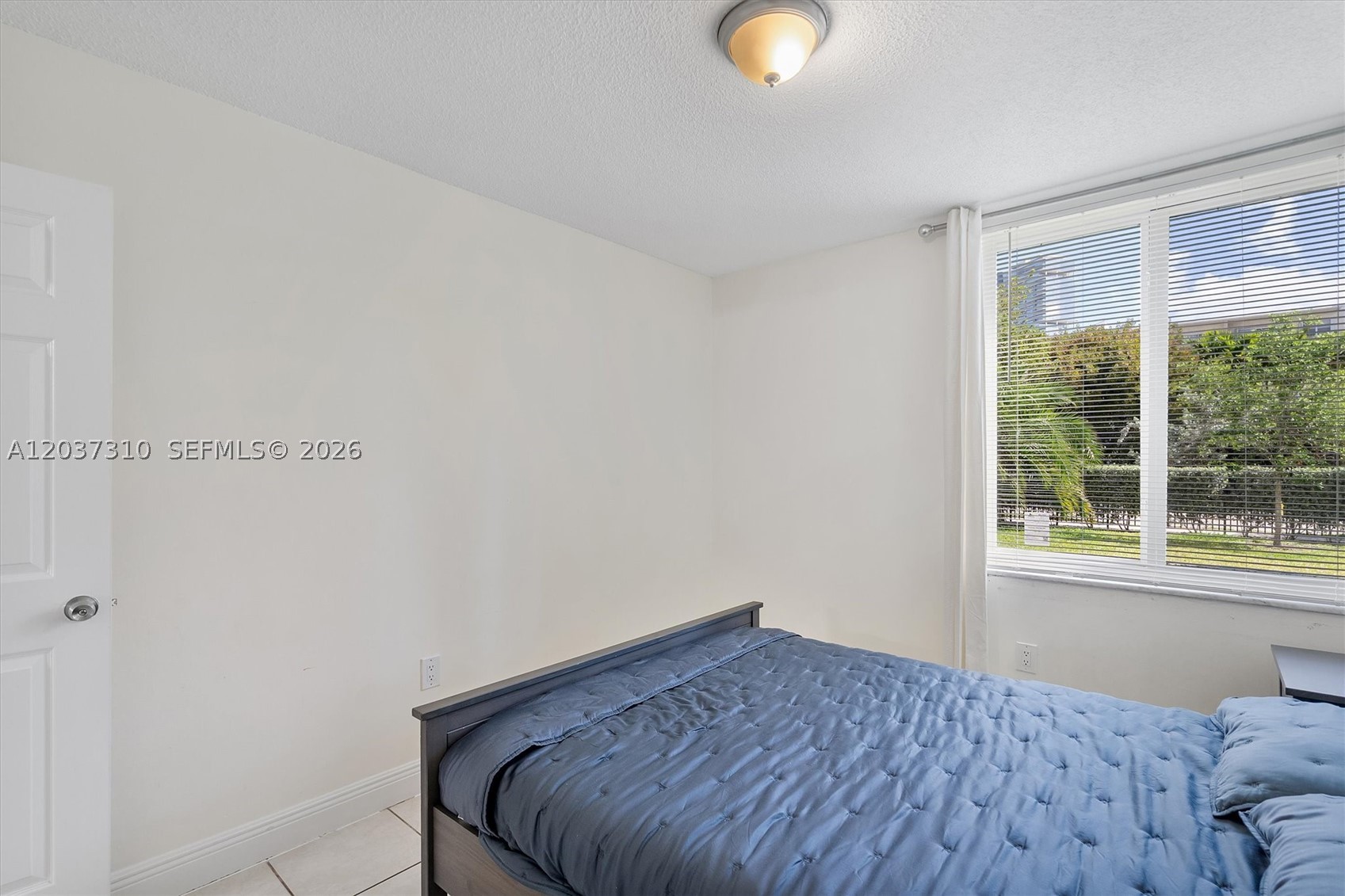 CARIBBEAN BREEZE CONDO - Residential Lease