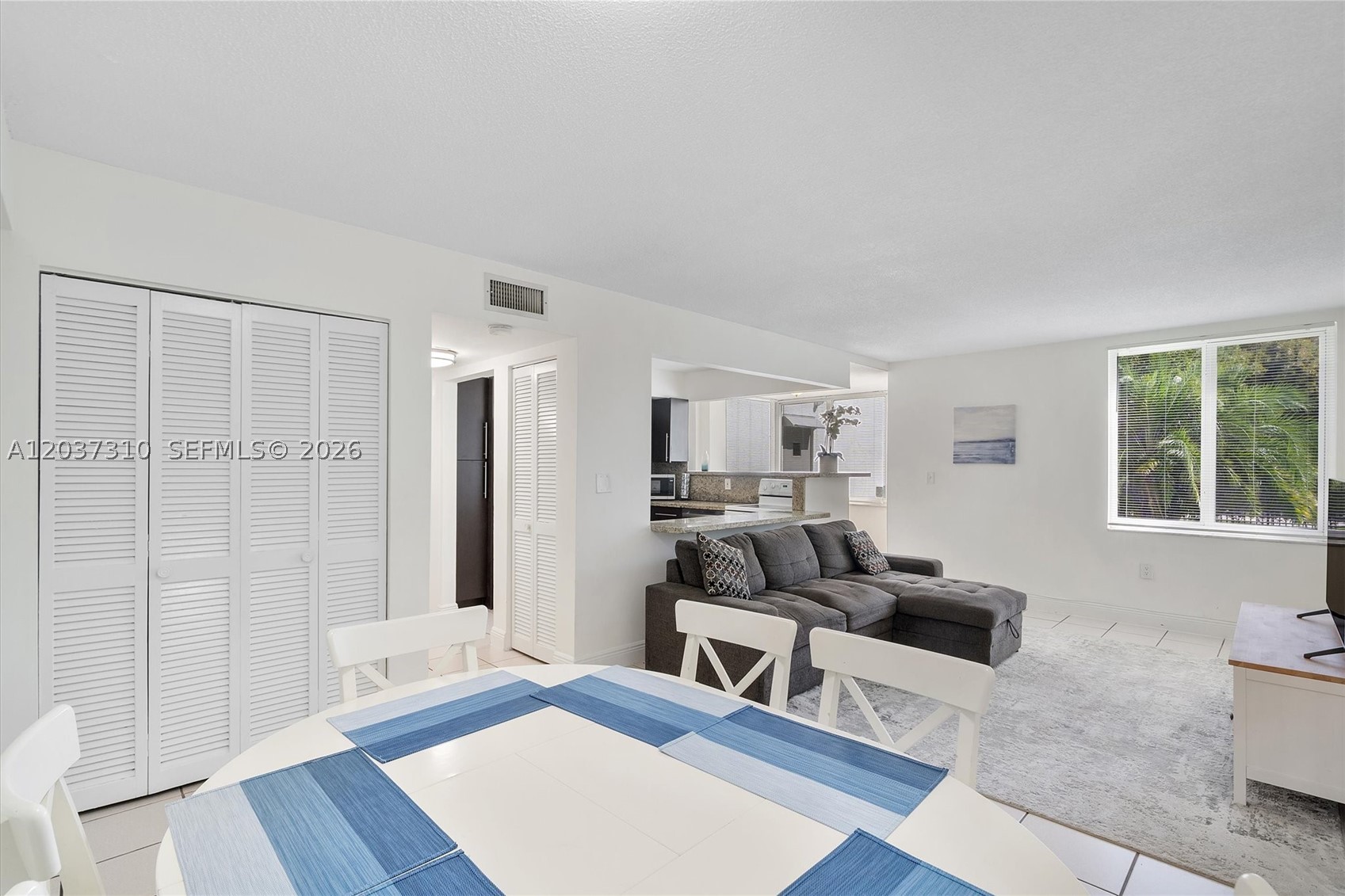 CARIBBEAN BREEZE CONDO - Residential Lease