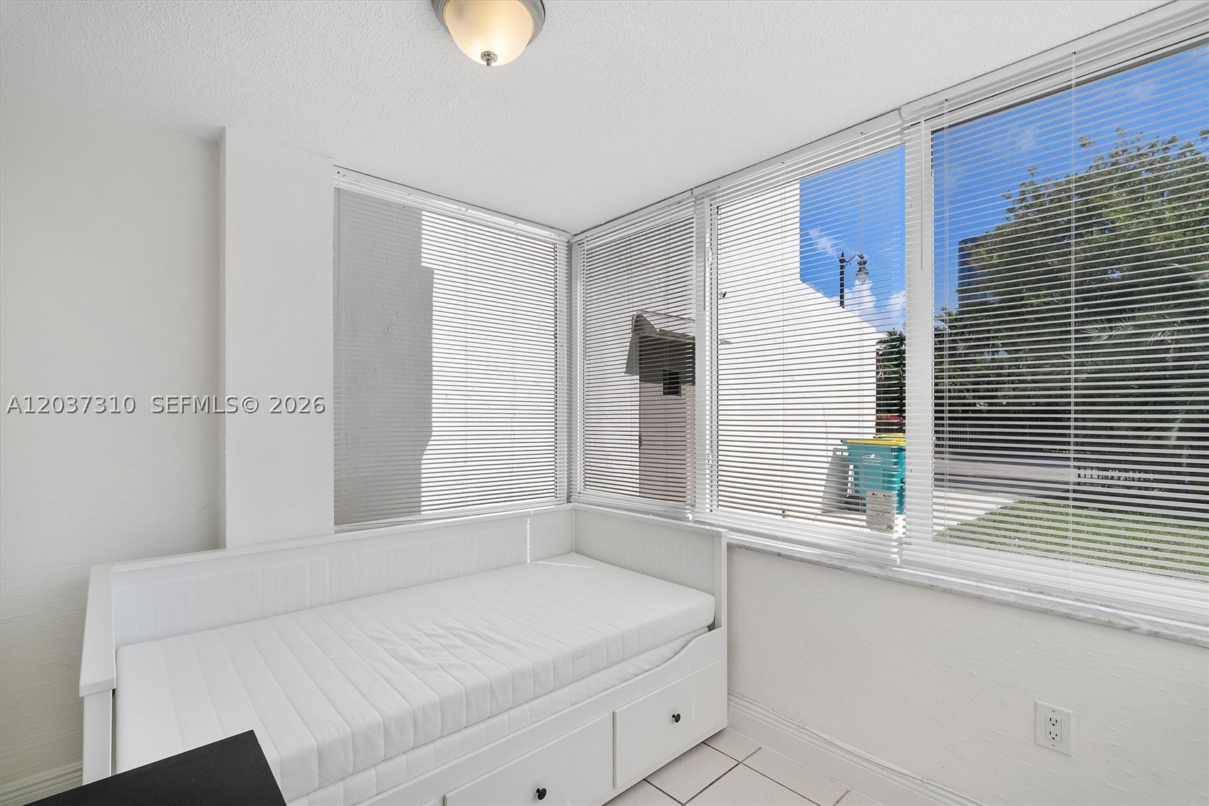 CARIBBEAN BREEZE CONDO - Residential Lease