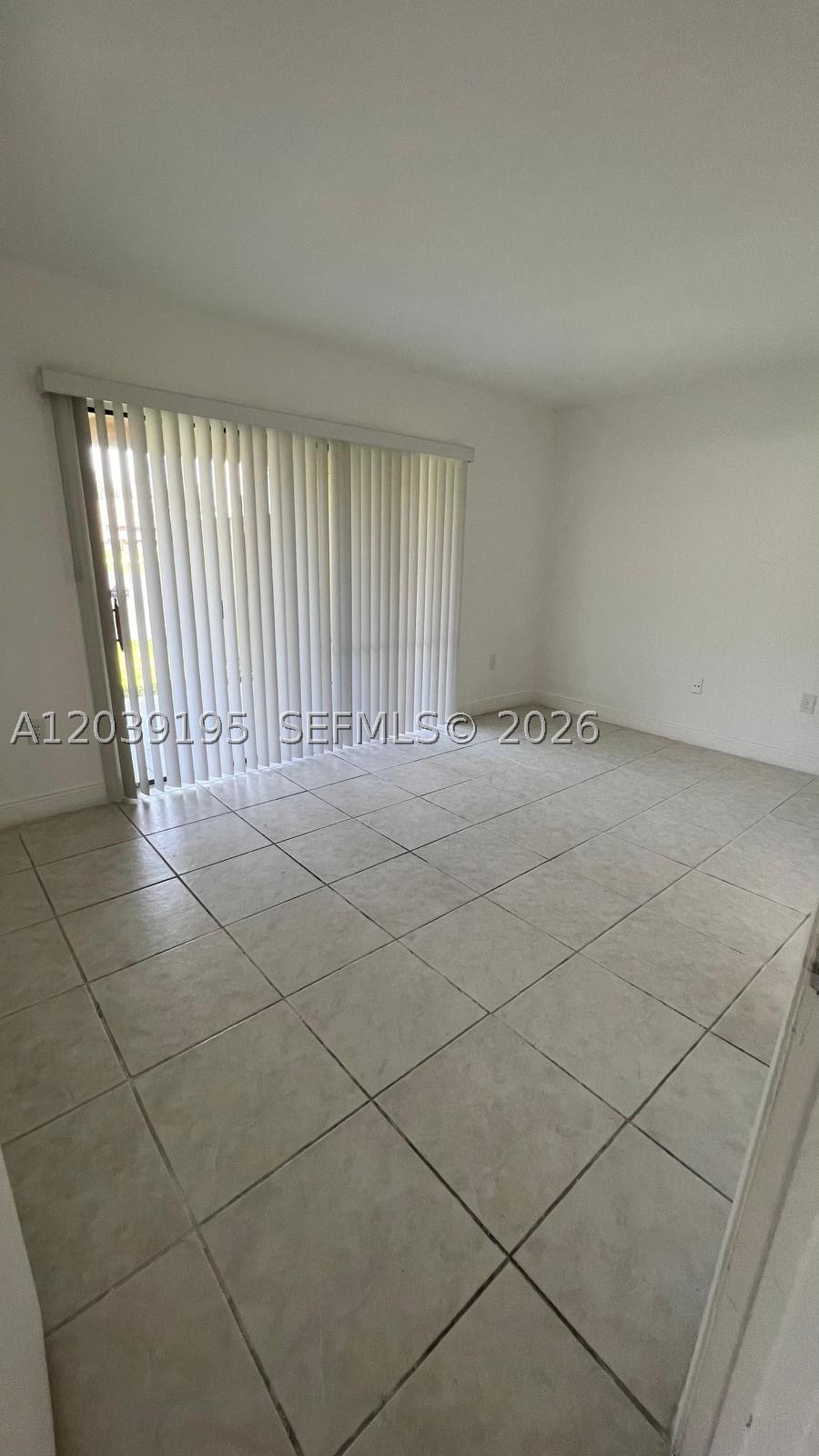 VILLAS AT LAKEVIEW CONDO - Residential Lease