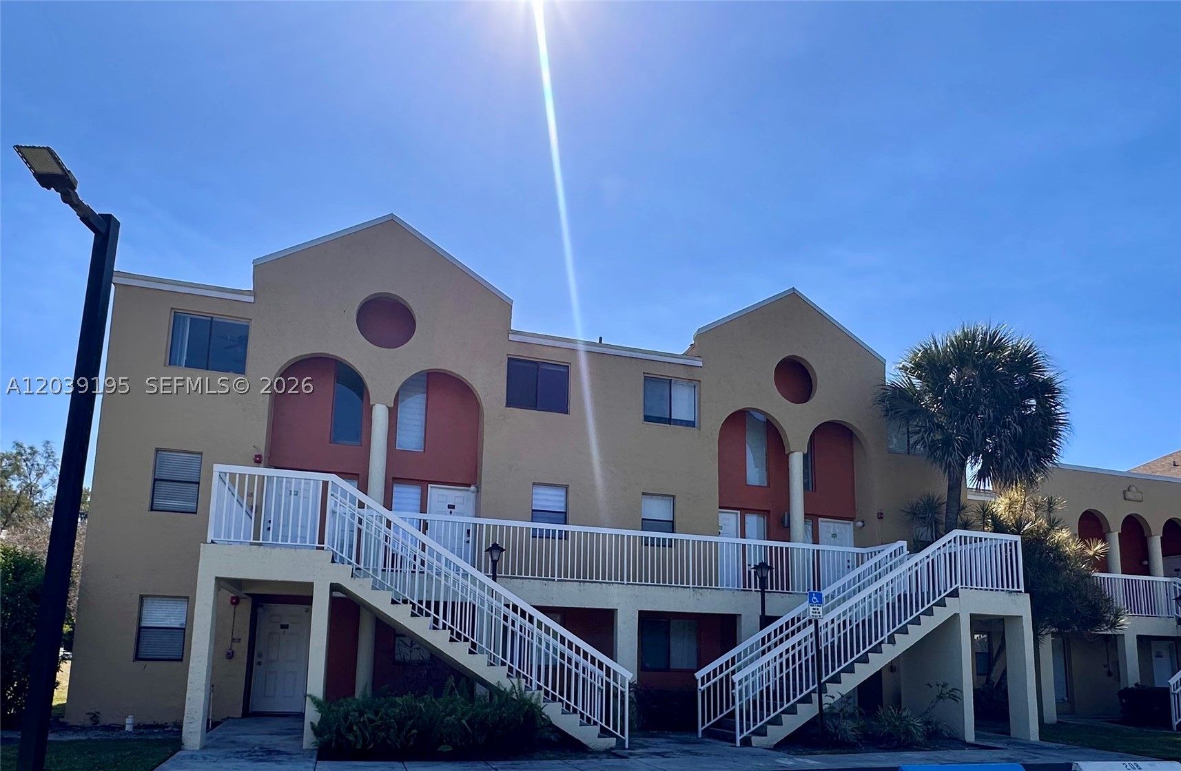 VILLAS AT LAKEVIEW CONDO - Residential Lease