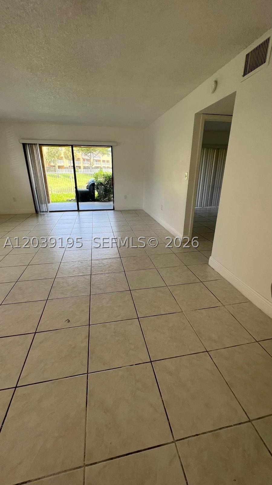 VILLAS AT LAKEVIEW CONDO - Residential Lease
