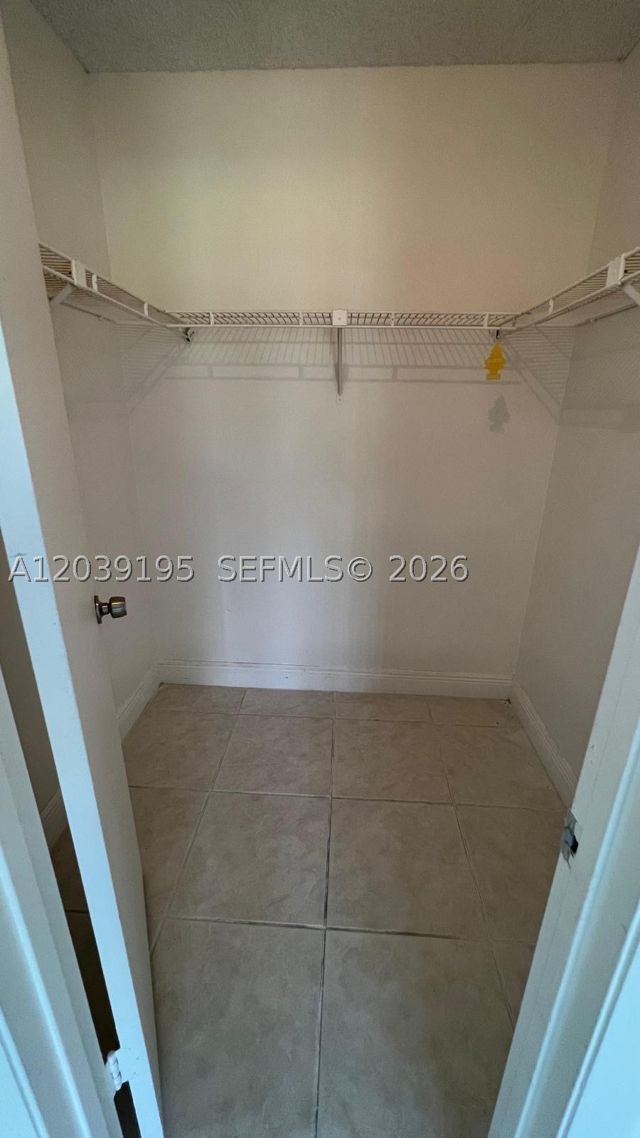 VILLAS AT LAKEVIEW CONDO - Residential Lease
