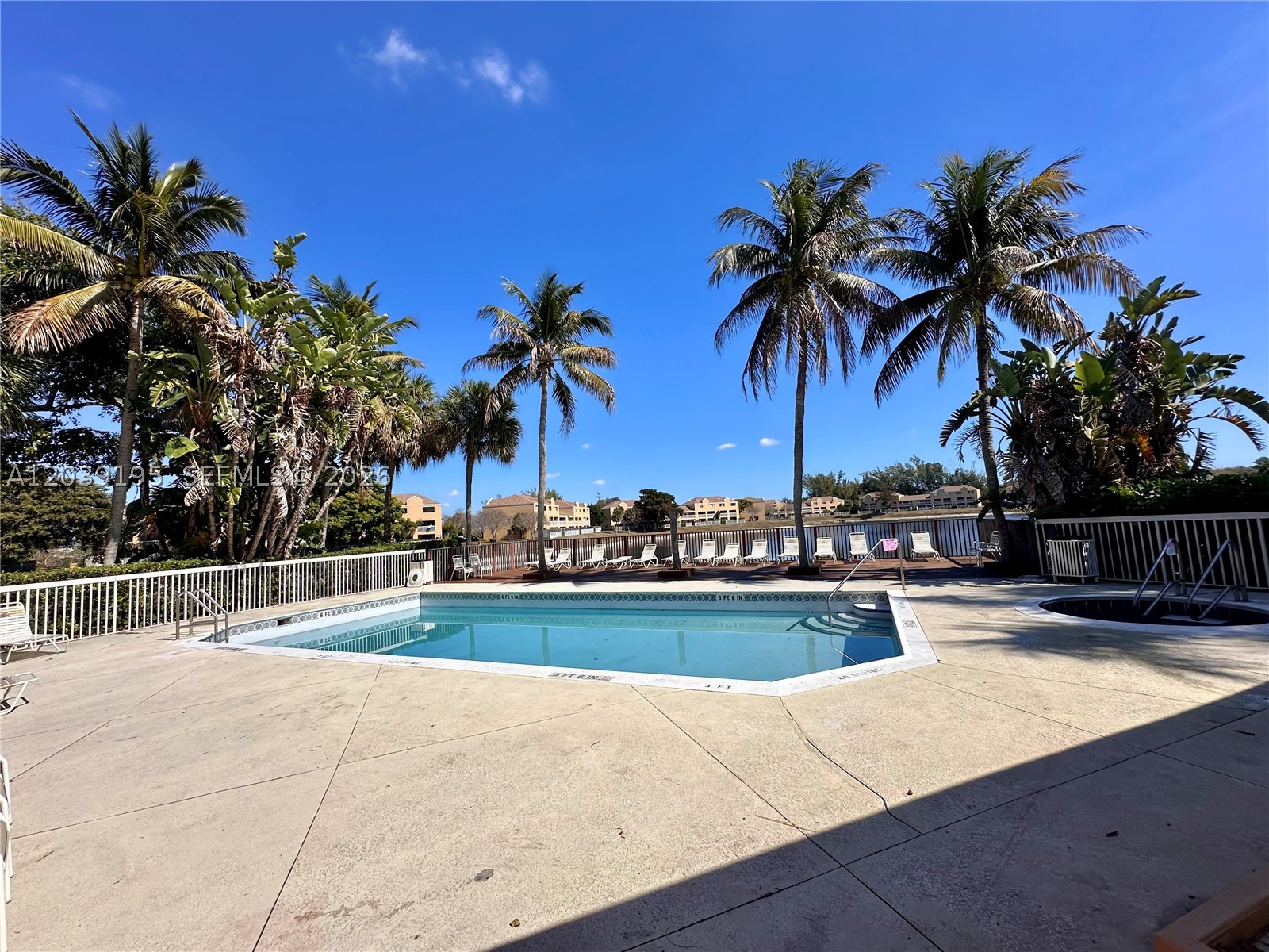 VILLAS AT LAKEVIEW CONDO - Residential Lease