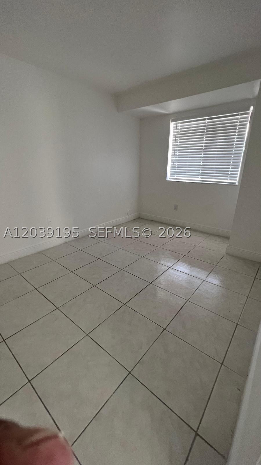 VILLAS AT LAKEVIEW CONDO - Residential Lease