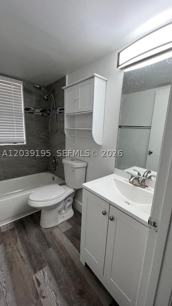 VILLAS AT LAKEVIEW CONDO - Residential Lease