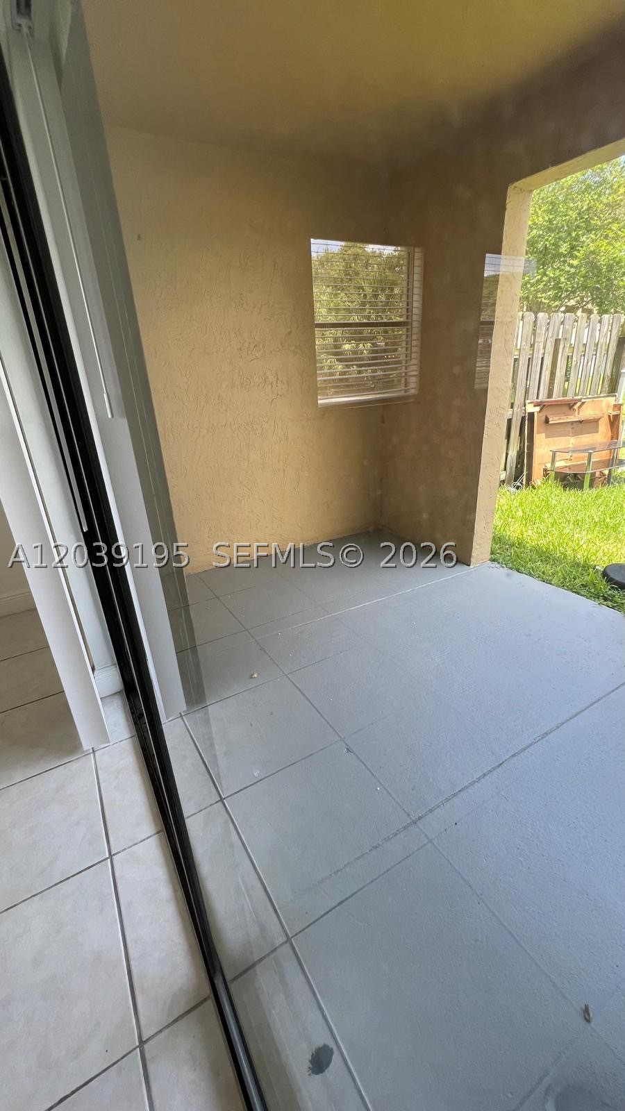 VILLAS AT LAKEVIEW CONDO - Residential Lease