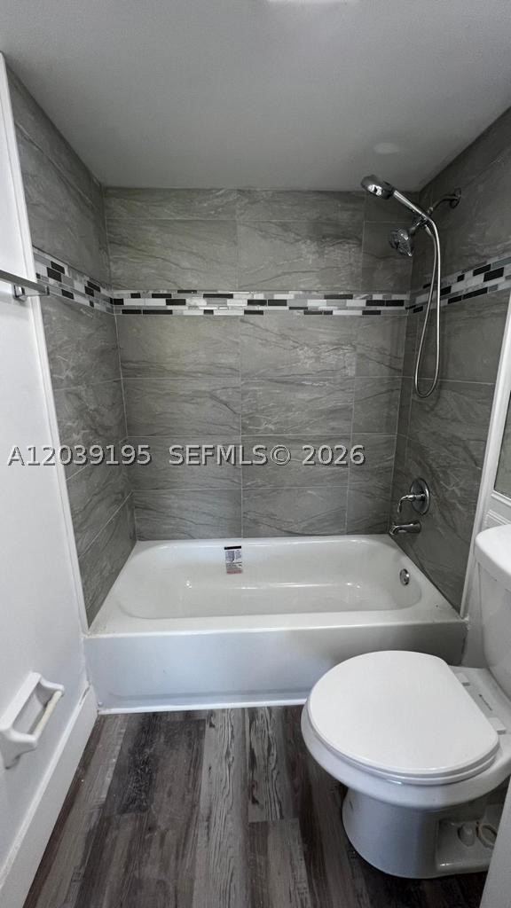 VILLAS AT LAKEVIEW CONDO - Residential Lease