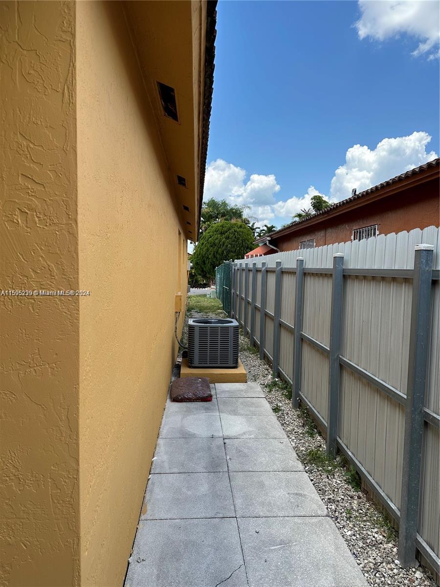 WEST PALM BEACH GARDENS - Residential Lease