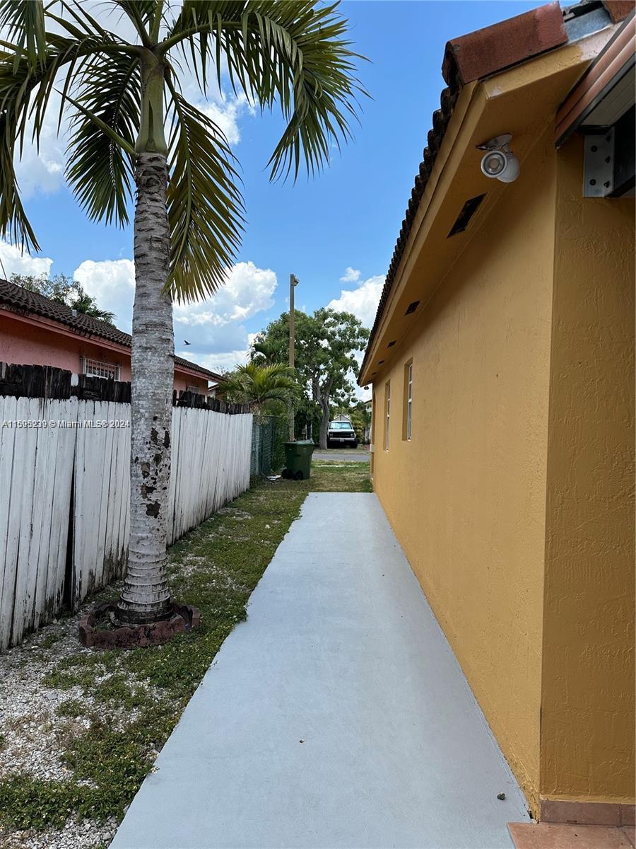 WEST PALM BEACH GARDENS - Residential Lease