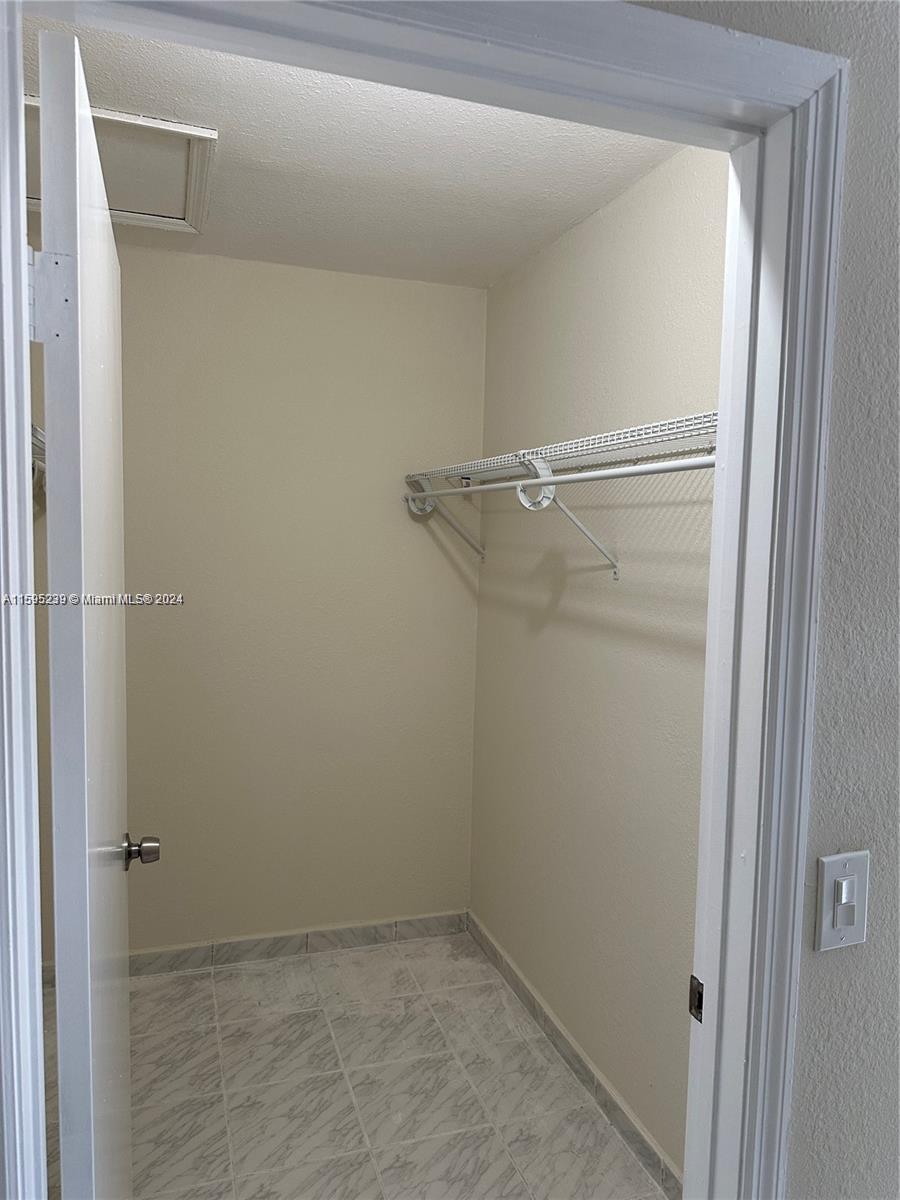 WEST PALM BEACH GARDENS - Residential Lease