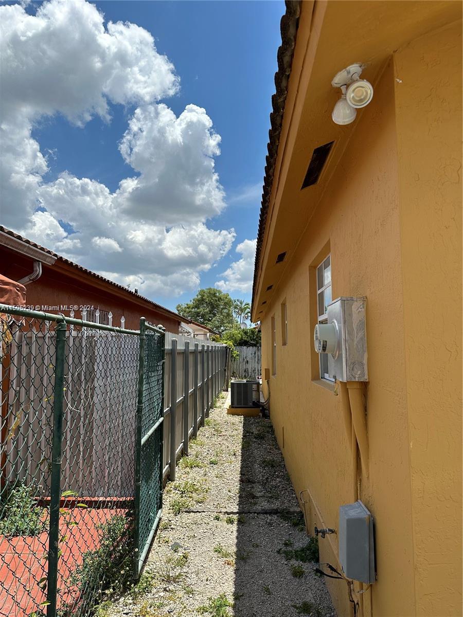 WEST PALM BEACH GARDENS - Residential Lease