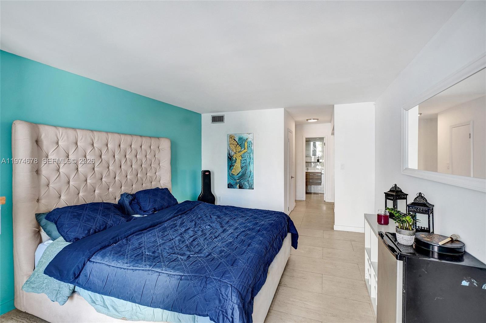 COMMODORE PLAZA CONDO - Residential