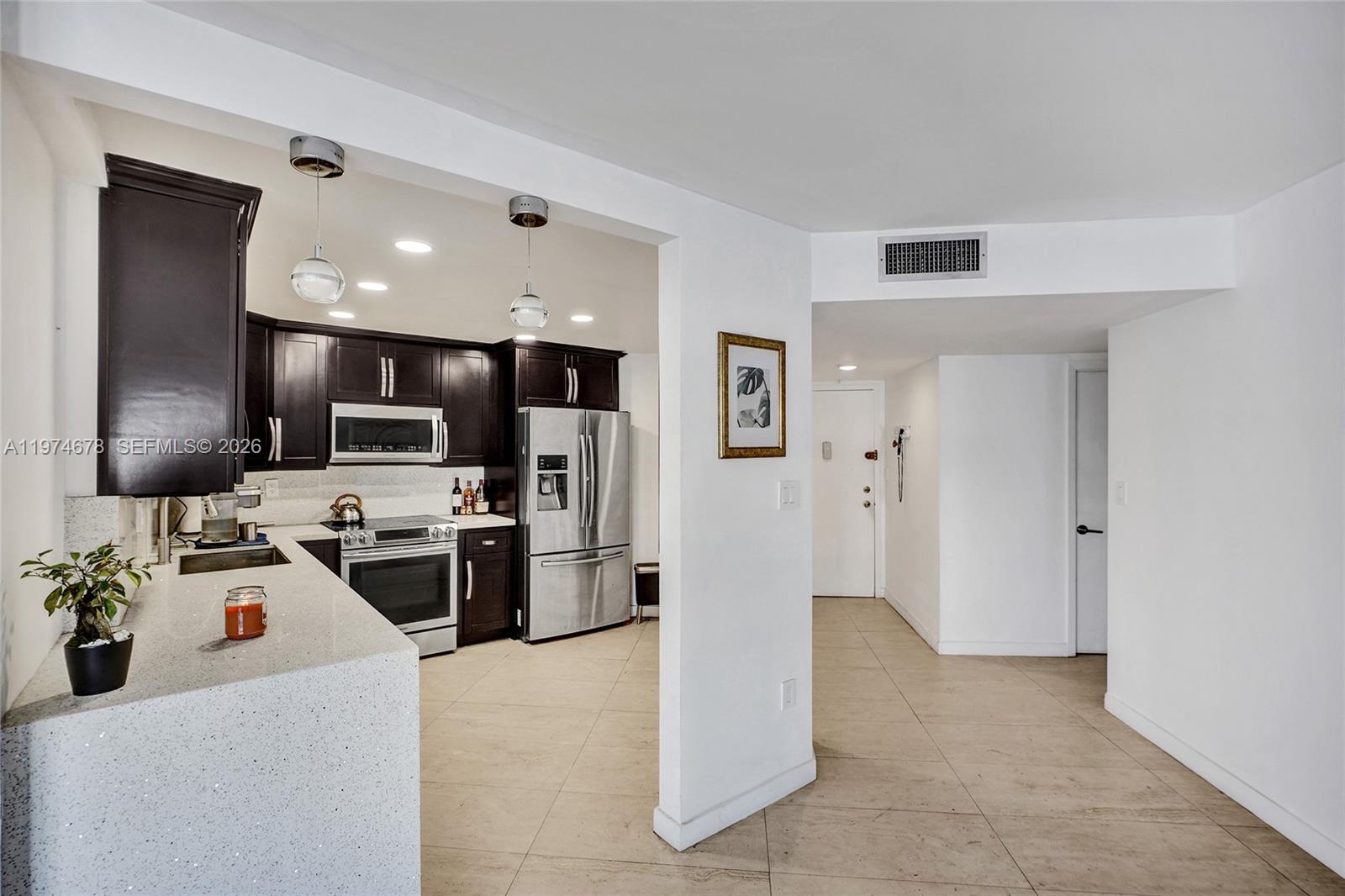COMMODORE PLAZA CONDO - Residential