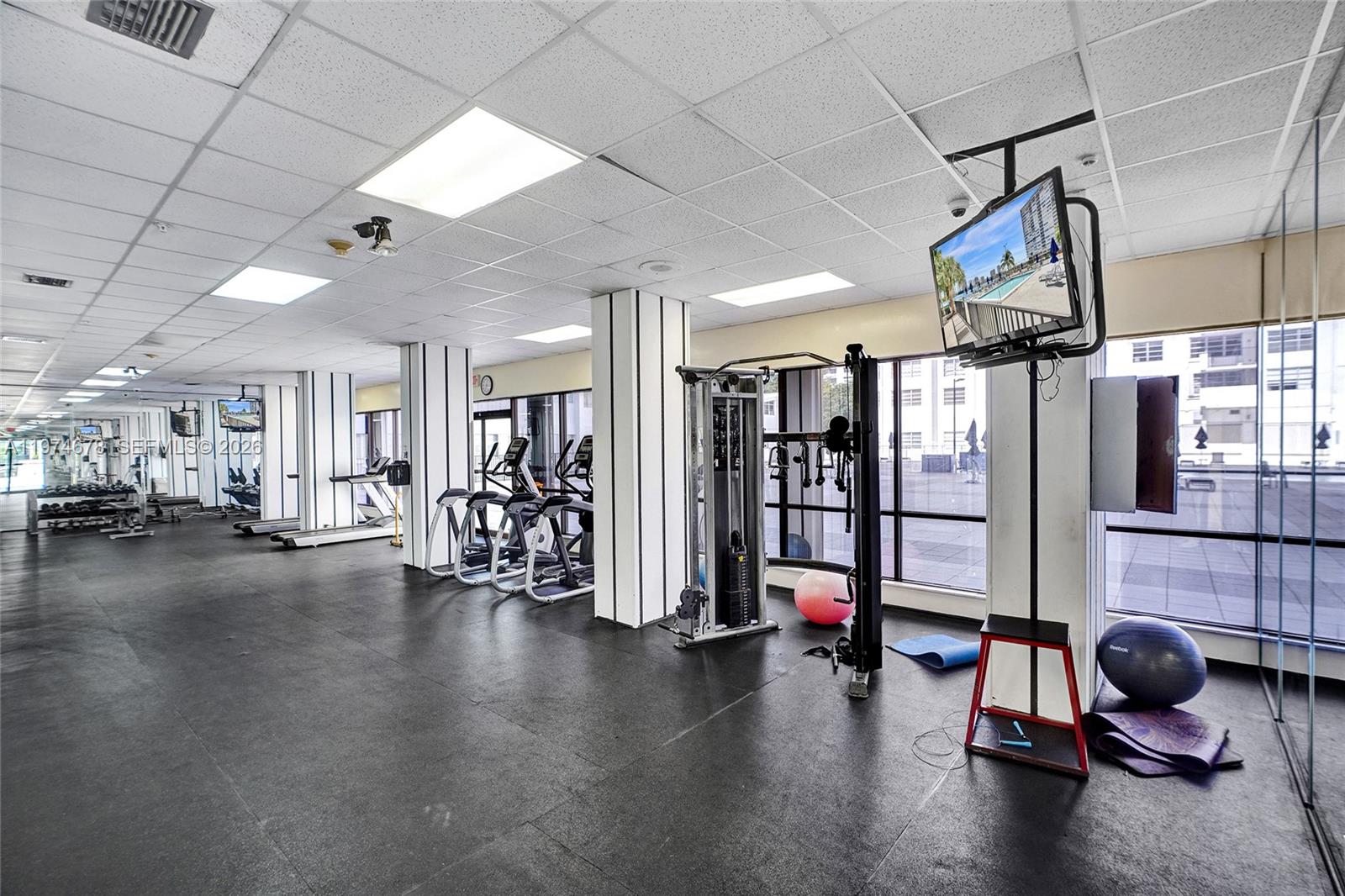 COMMODORE PLAZA CONDO - Residential