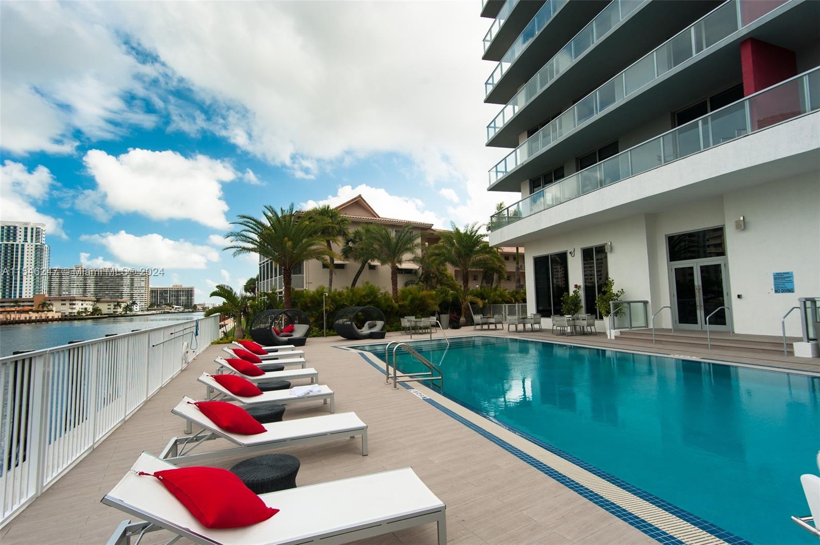BEACHWALK CONDOMINIUM - Residential