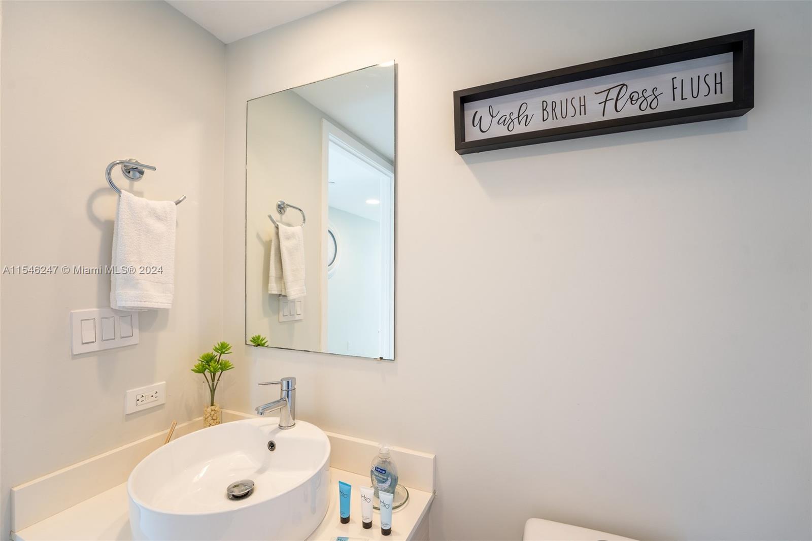 BEACHWALK CONDOMINIUM - Residential