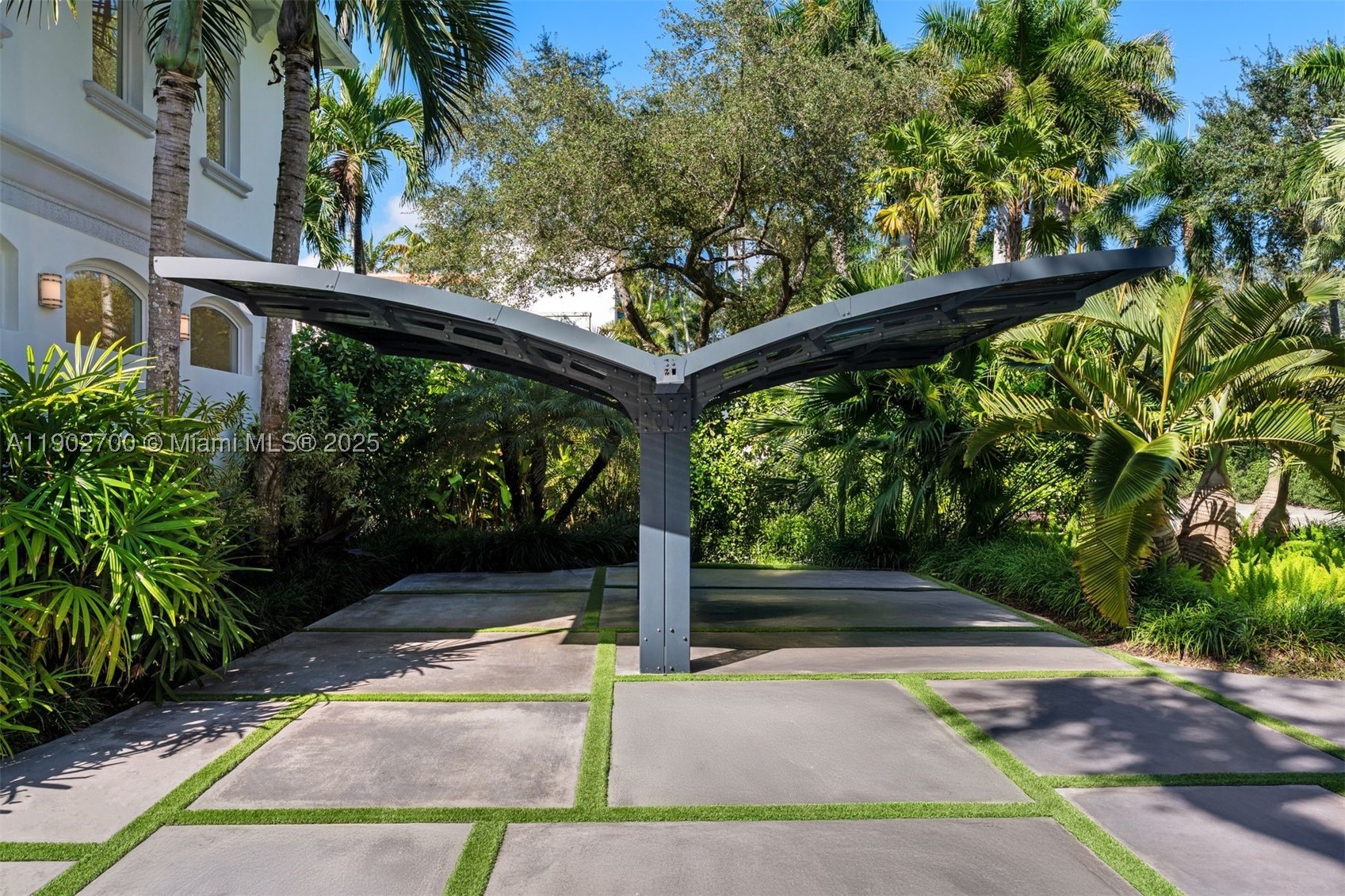 THE PALM ESTATES - Residential